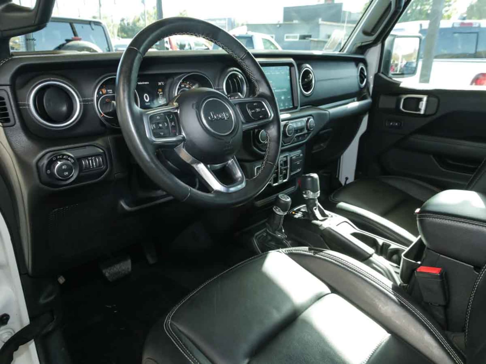 JEEP WRANGLER SAHARA UNLIMITED 3.6 AUT E6 2019 - Imagen 8 de 13