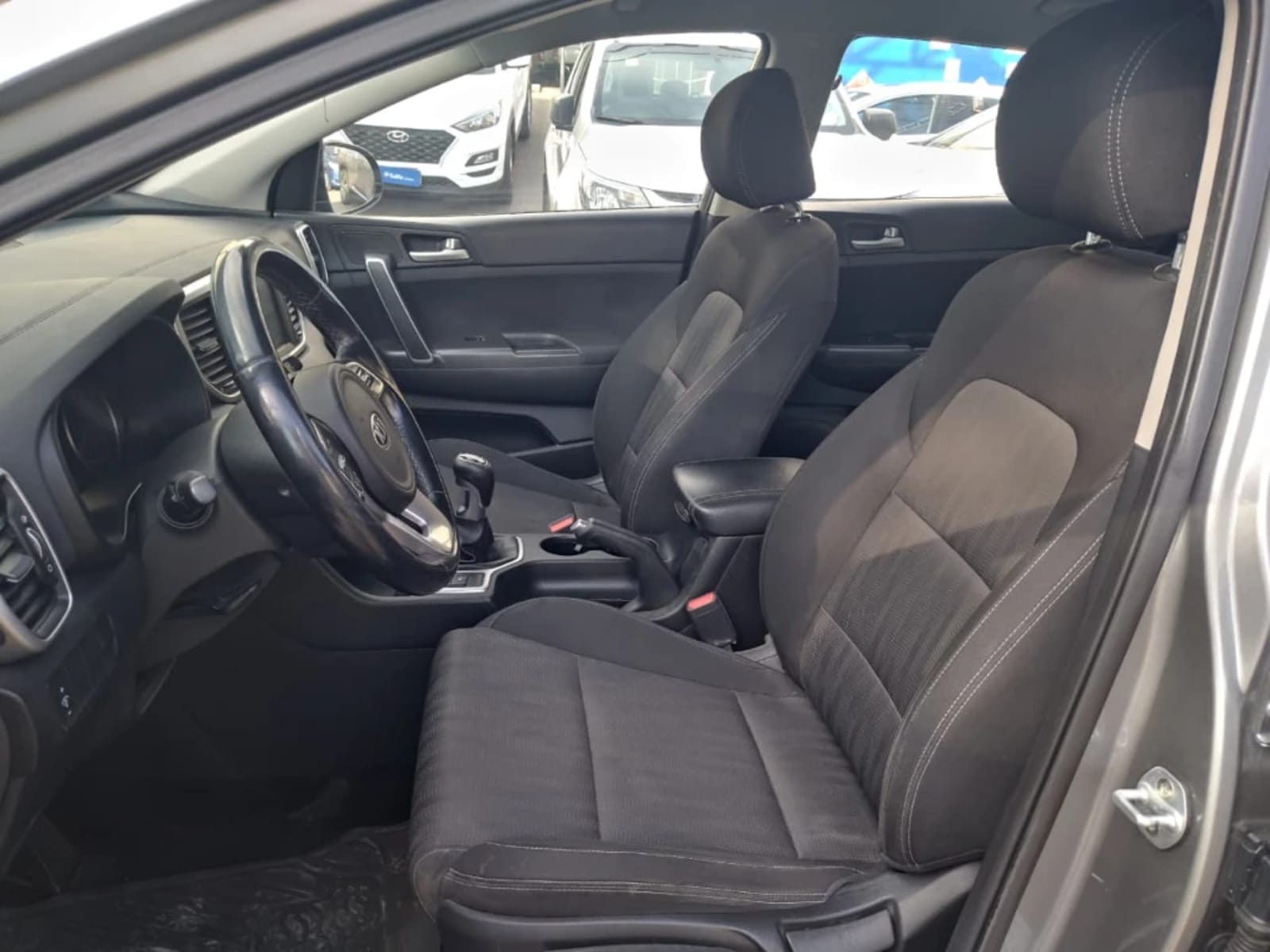 KIA SPORTAGE 2.0 LX 2WD 6MT 5P 2020 - Imagen 12 de 20