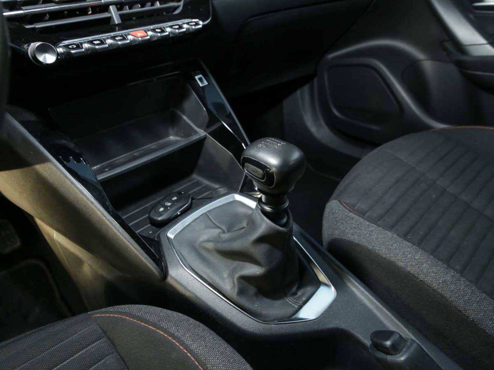 PEUGEOT 2008 PURETECH 130 1.2 2022 - Imagen 9 de 13