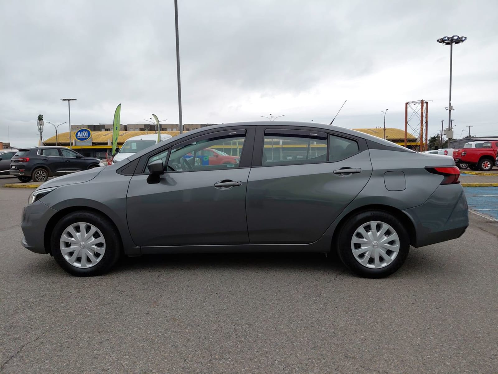 Nissan Versa 1.6 Sense Mt 4p 2021 - Imagen 4 de 8