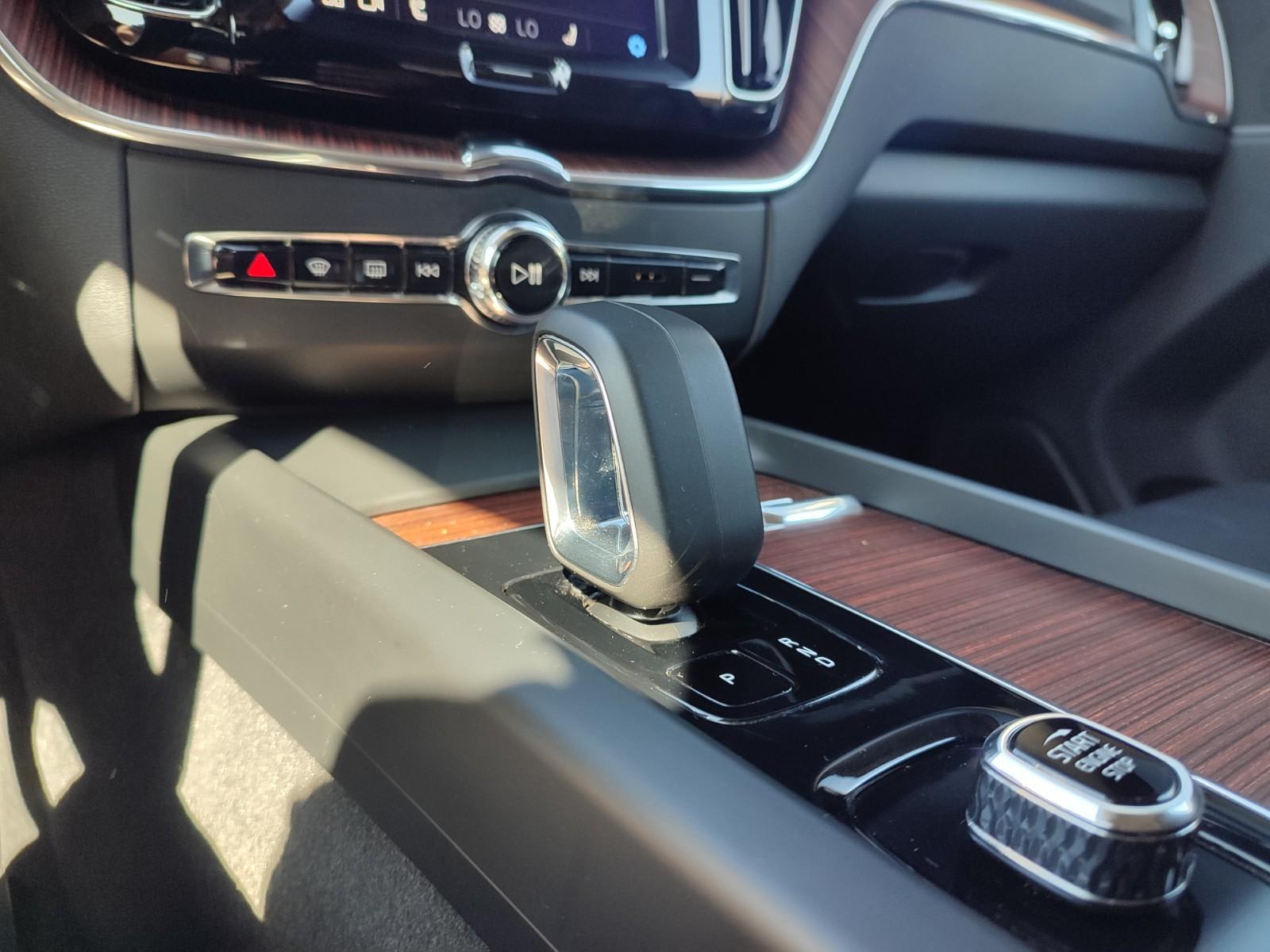 VOLVO XC60 II B5 PLUS 4X4 2.0 2024 - Imagen 12 de 19