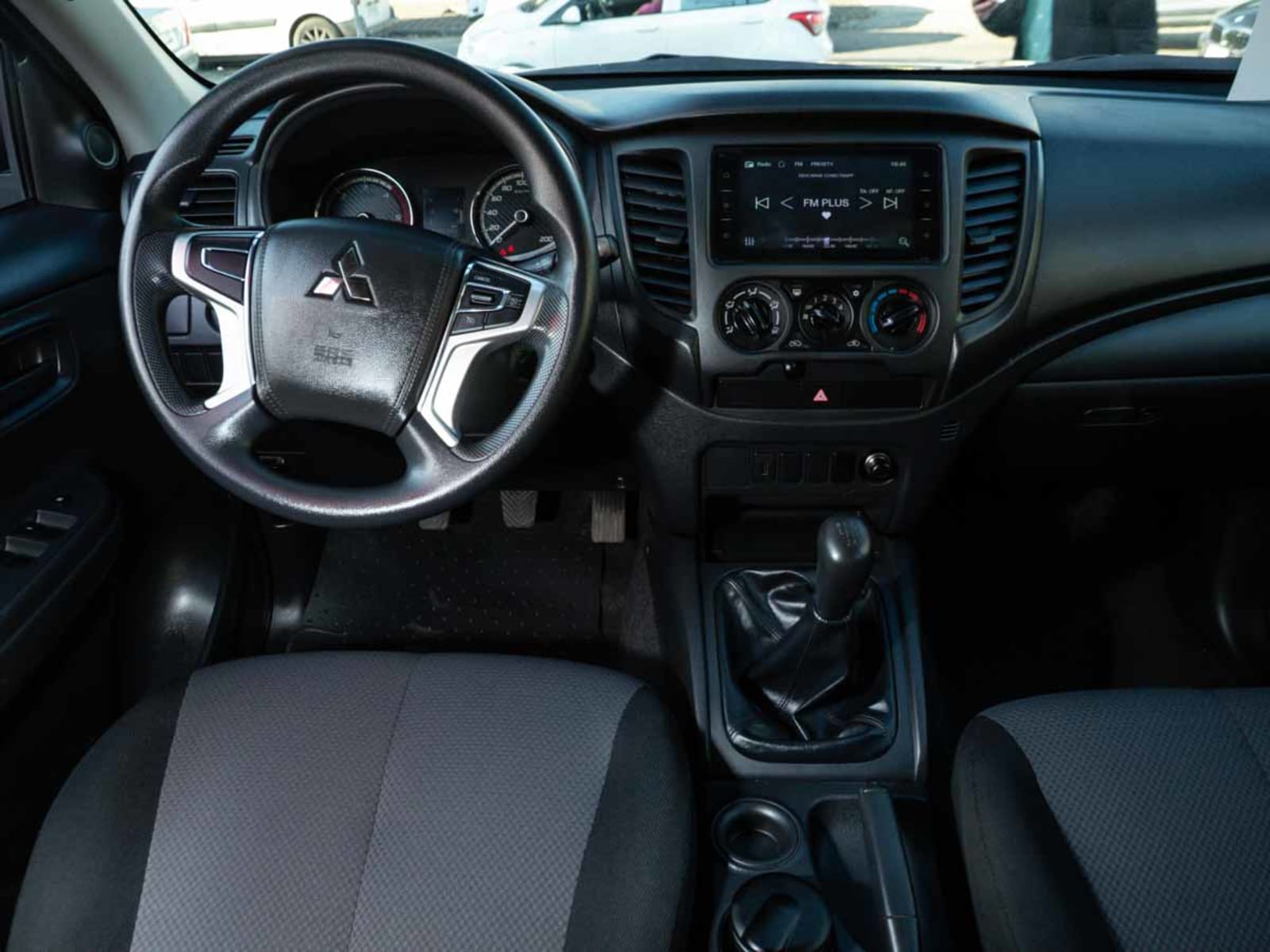 MITSUBISHI NEW L-200 WORK 2.4 CR WF MEC 4X2 TD E5 C/CRUCERO 2023 - Imagen 13 de 14