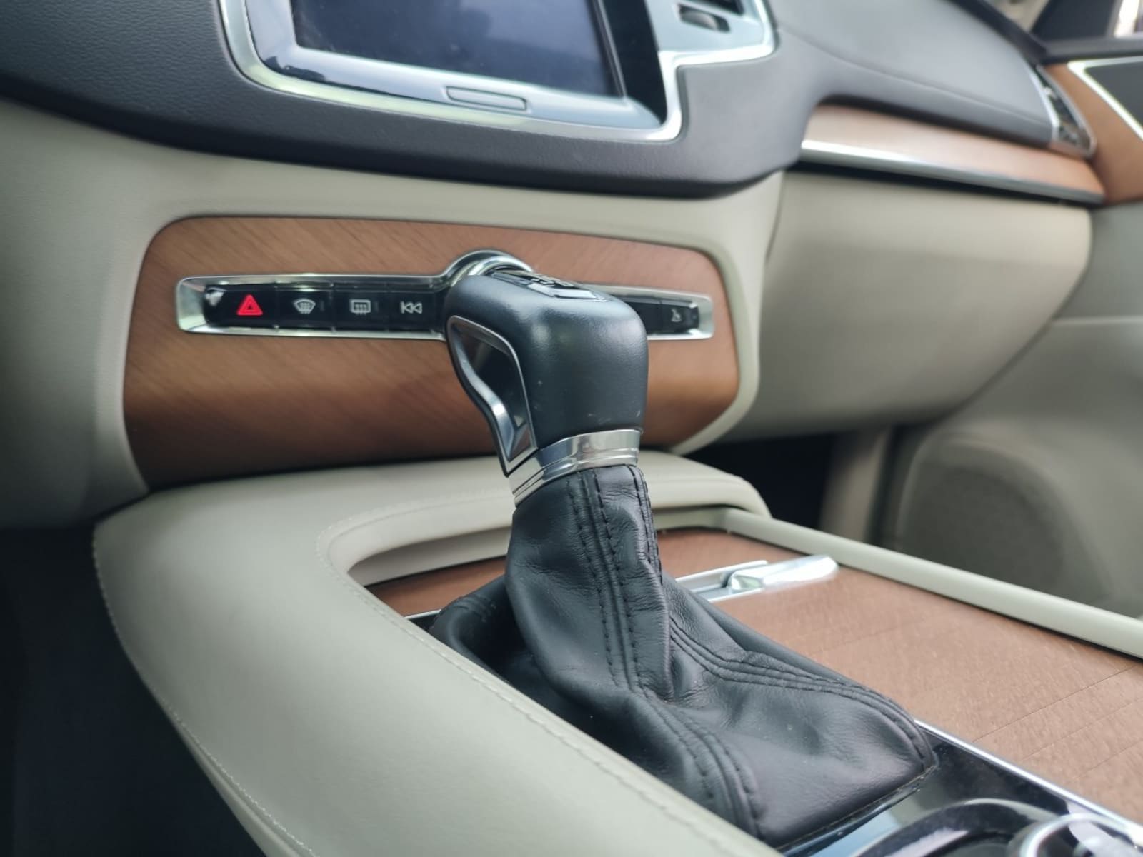 VOLVO XC90 D5 INSCRIPTION 2.0 4WD 2019 - Imagen 14 de 18