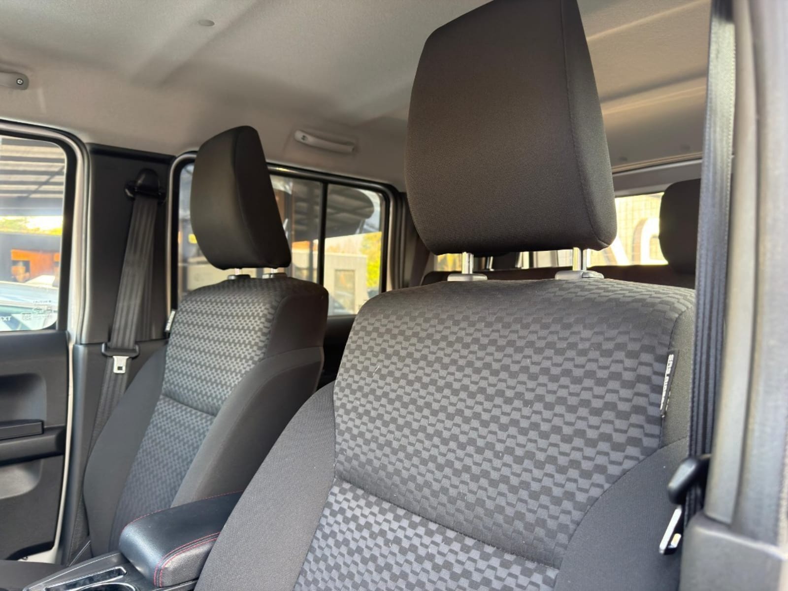 SUZUKI JIMNY GLX 1.5 4WD 5P 2025 - Imagen 12 de 16