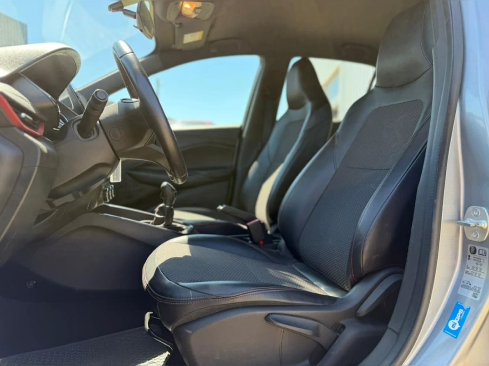 CHEVROLET ONIX 1.0T RS R 4X2 HB MT 5P 2024 - Imagen 10 de 20