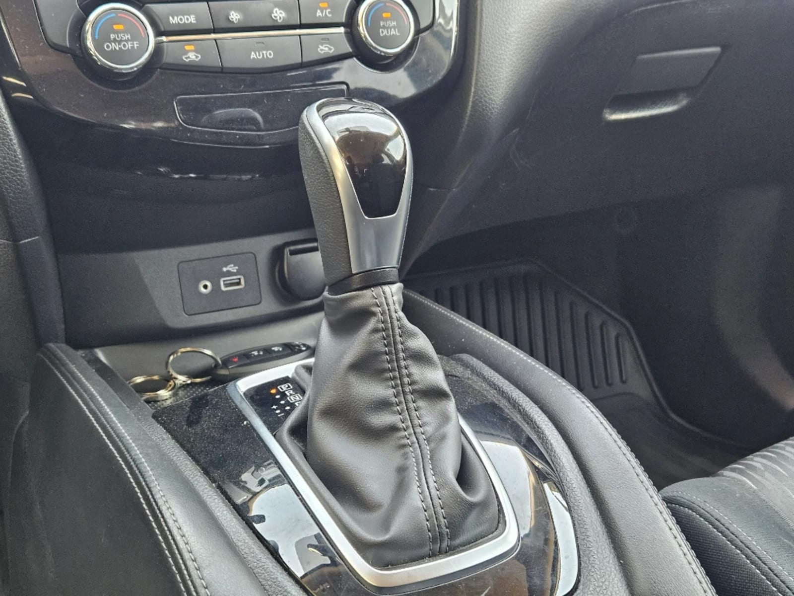 NISSAN X-TRAIL 2.5 ADVANCE MC 4X2 CVT AT 5P 2023 - Imagen 17 de 20