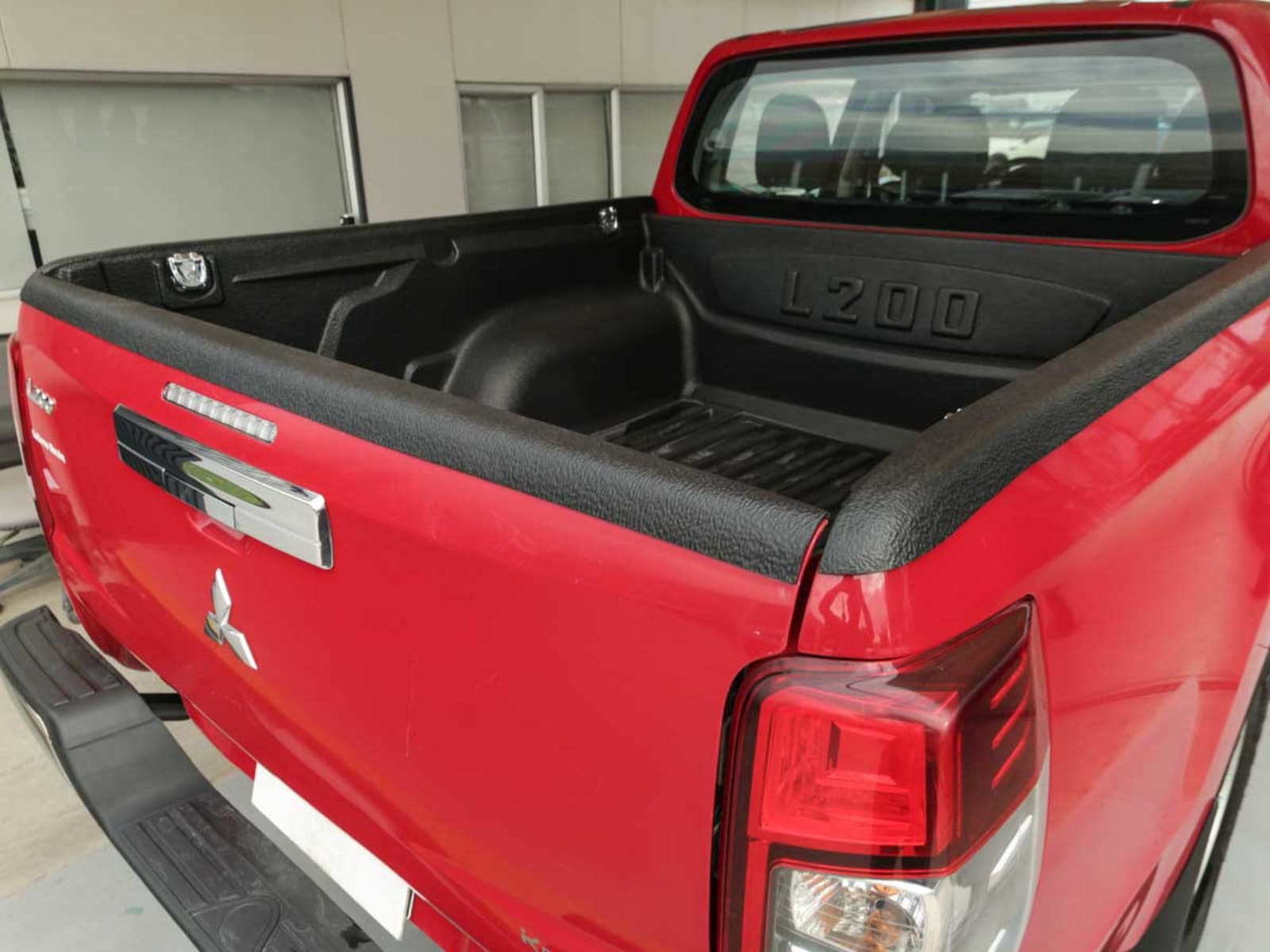 MITSUBISHI L-200 NEW KATANA CR MEC 4X2 TD E5 2024 - Imagen 7 de 14