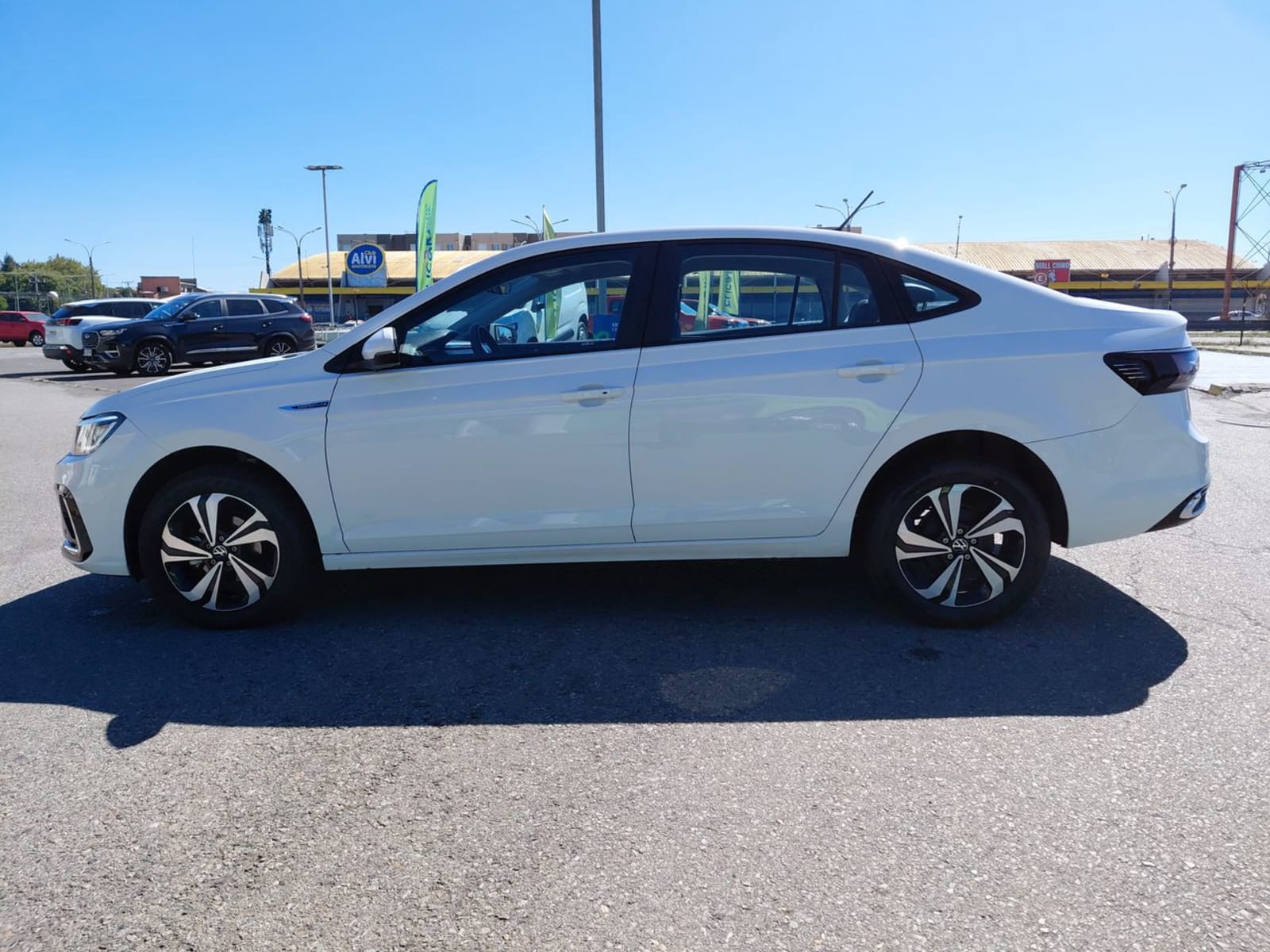Volkswagen Virtus 1.0 Tsi Comfortline Plus 4x2 At 4p 2025 - Imagen 4 de 8