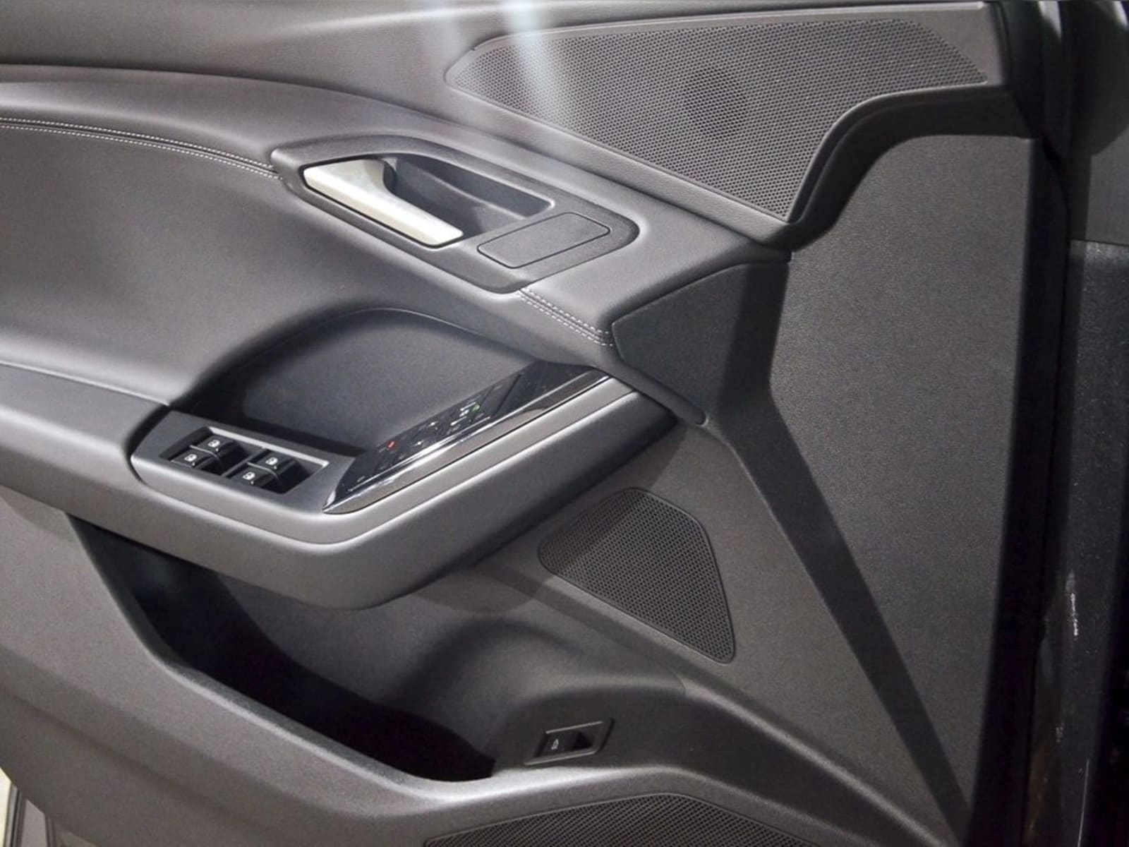 AUDI Q6 Sportback e-tron 55 S LINE QUATTRO 2025 - Imagen 15 de 17