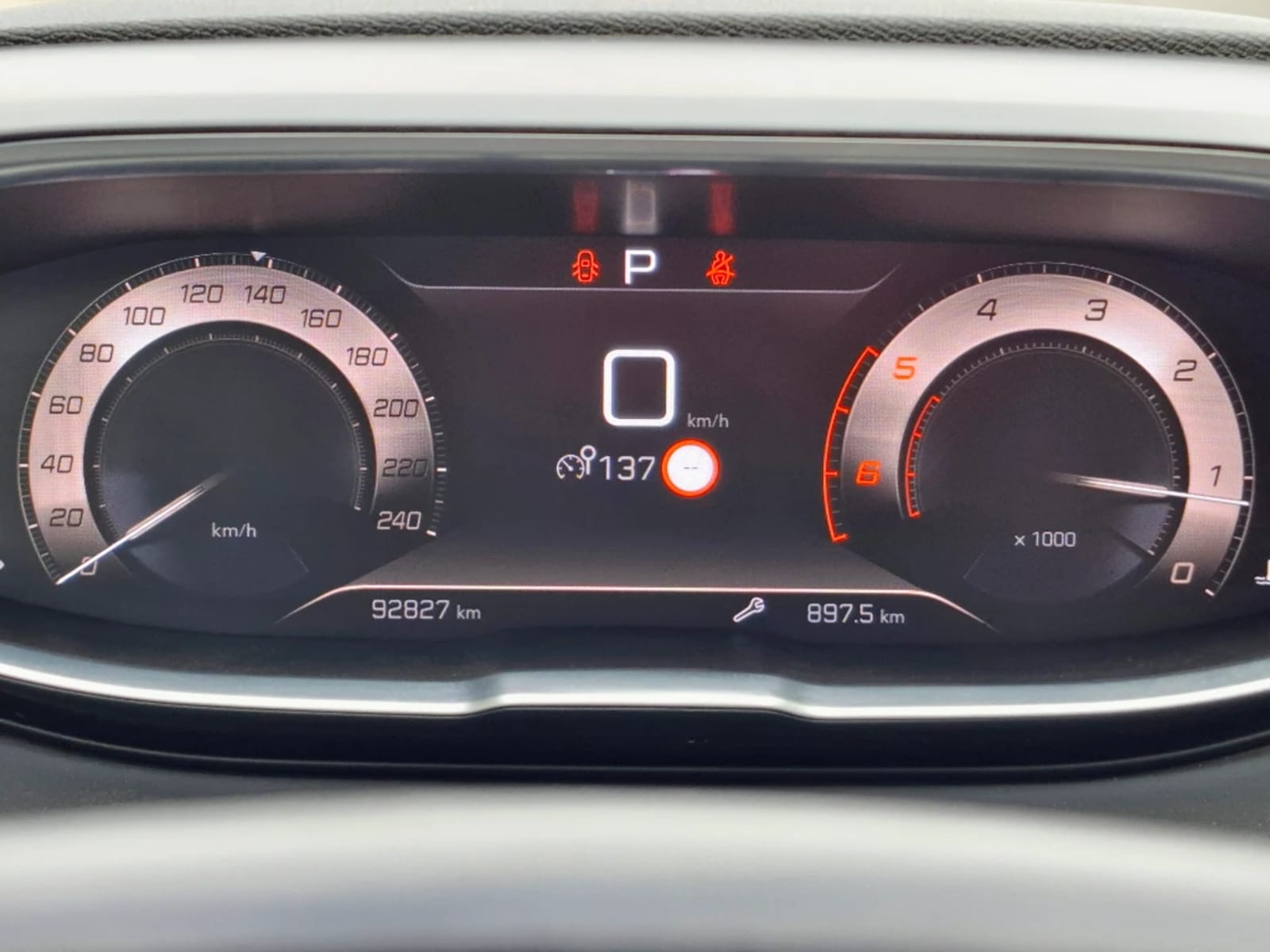 PEUGEOT 5008 1.5 GT BLUEHDI 4X2 130 EAT8 5P 2022 - Imagen 16 de 20