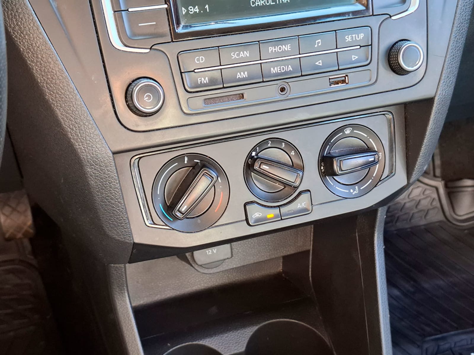 VOLKSWAGEN VOYAGE 1.6 TRENDLINE 2023 - Imagen 15 de 20