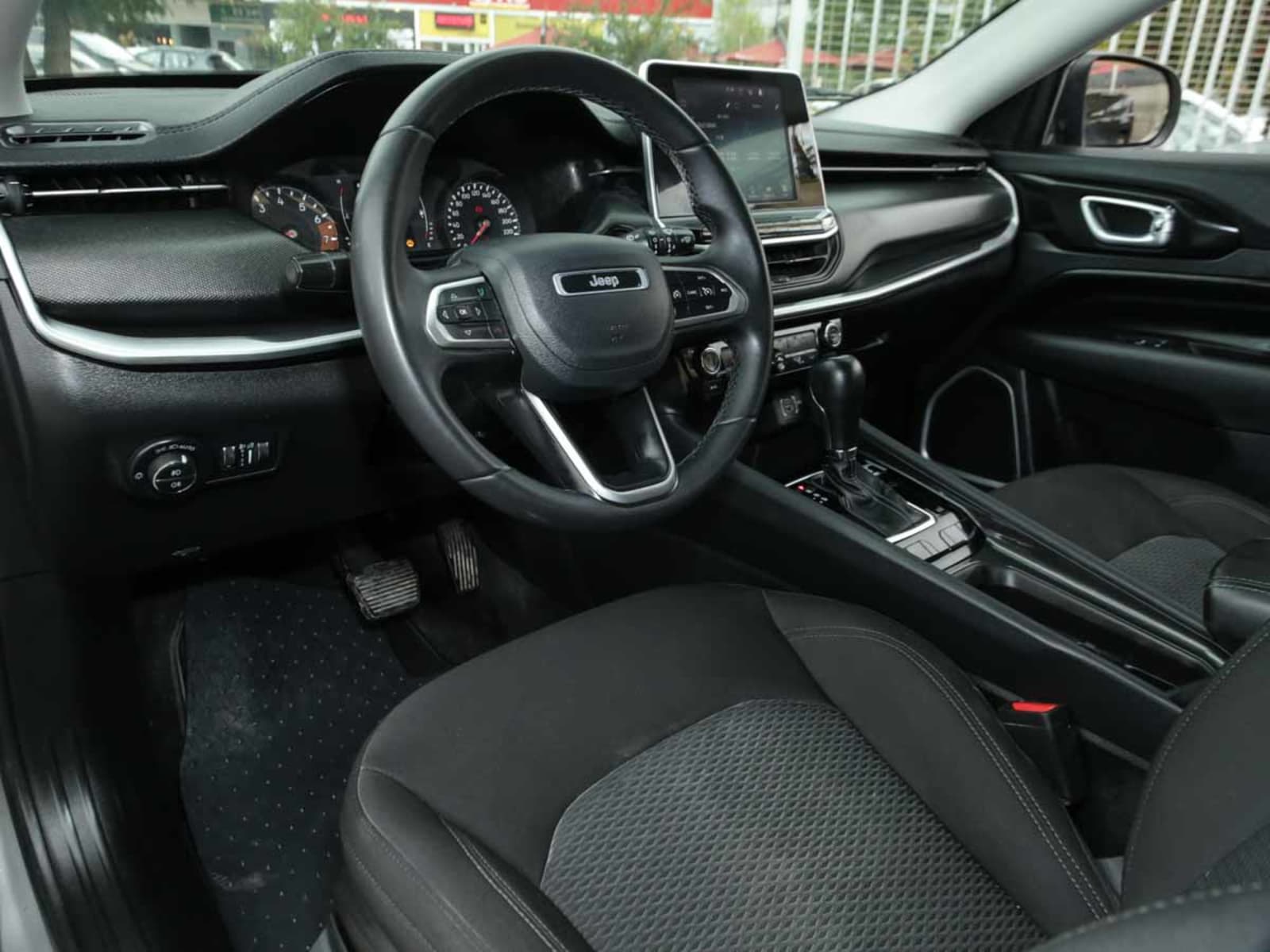 JEEP COMPASS SPORT 4X2 AT 2023 - Imagen 8 de 13