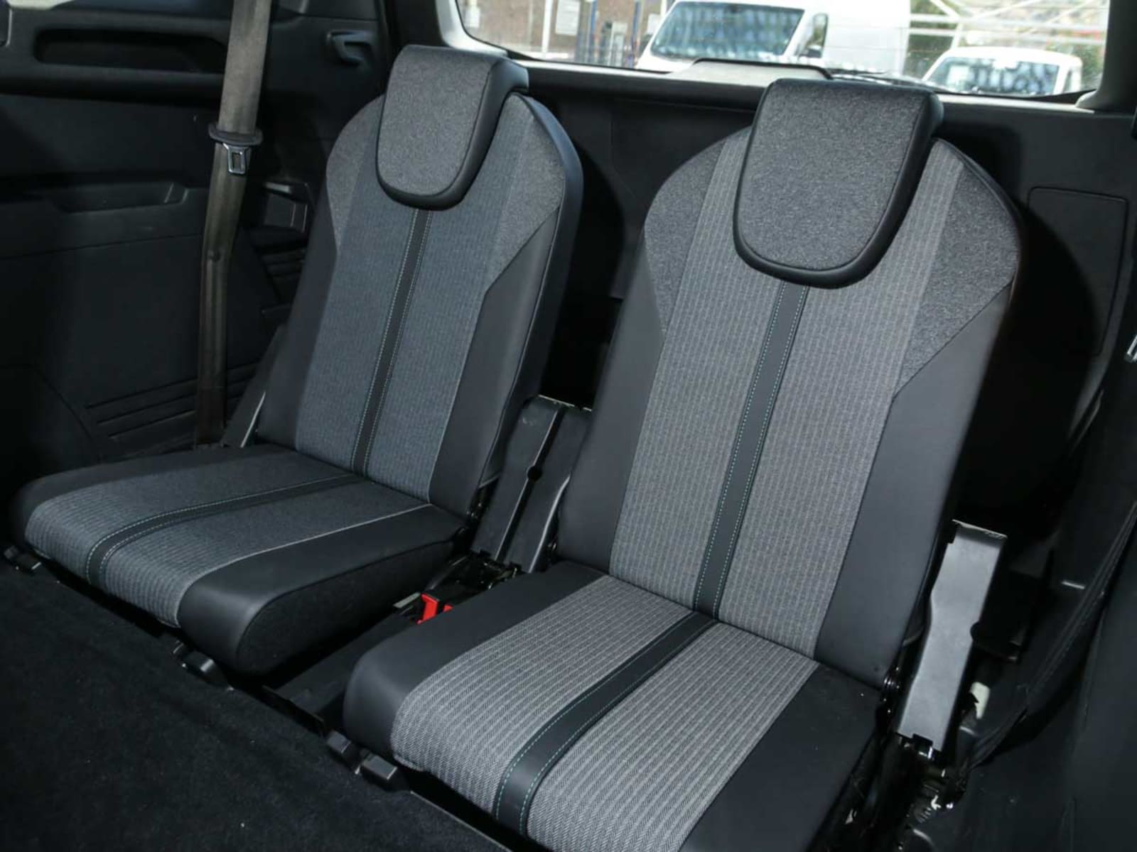 PEUGEOT 5008 BLUEHDI 130 1.5 AUT 2023 - Imagen 12 de 14