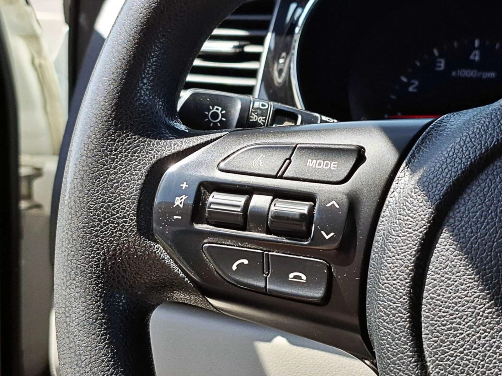 KIA CARNIVAL 3.3 EX 4X2 2020 - Imagen 14 de 19
