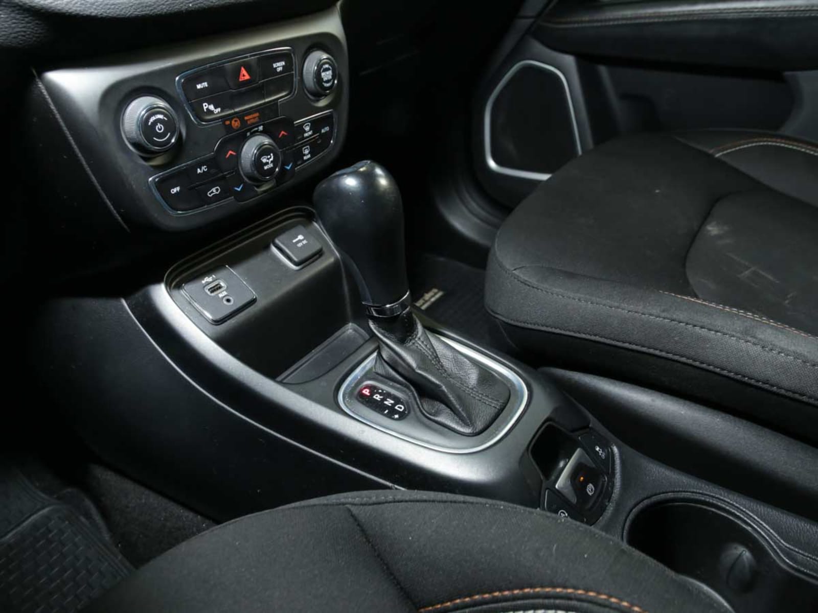 JEEP COMPASS 2.4 AUT 2021 - Imagen 9 de 13