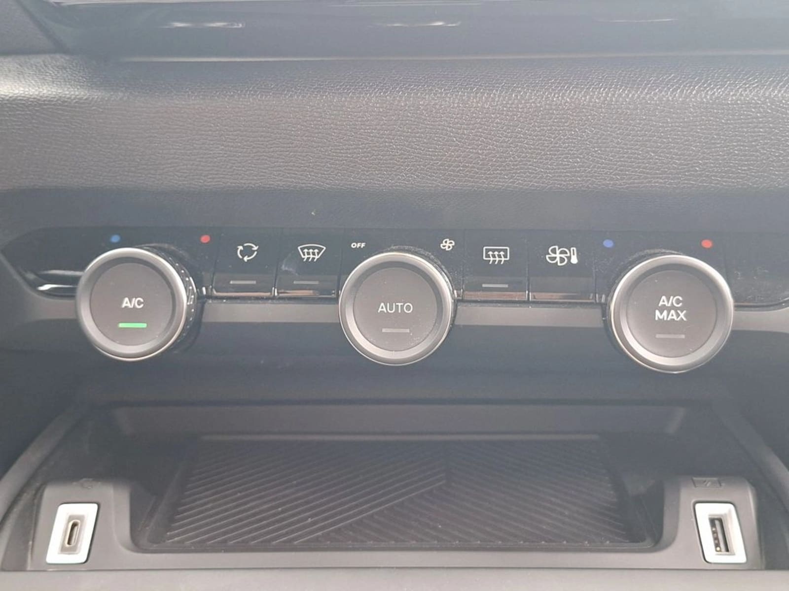 CITROEN C4 1.2 PURETECH FEEL 4X2 130 SS EAT8 AT 5P 2023 - Imagen 20 de 20