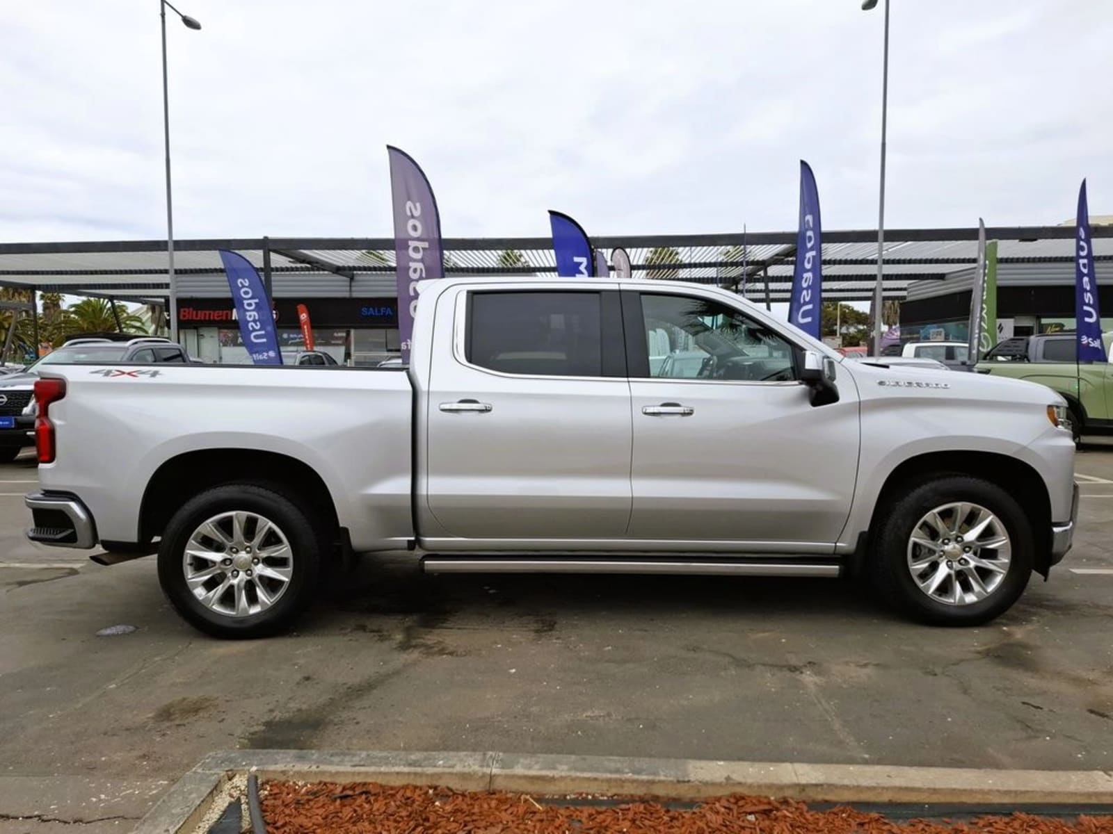 CHEVROLET SILVERADO DCAB 4X4 SOHC 5.3 AUT 2022 - Imagen 5 de 20