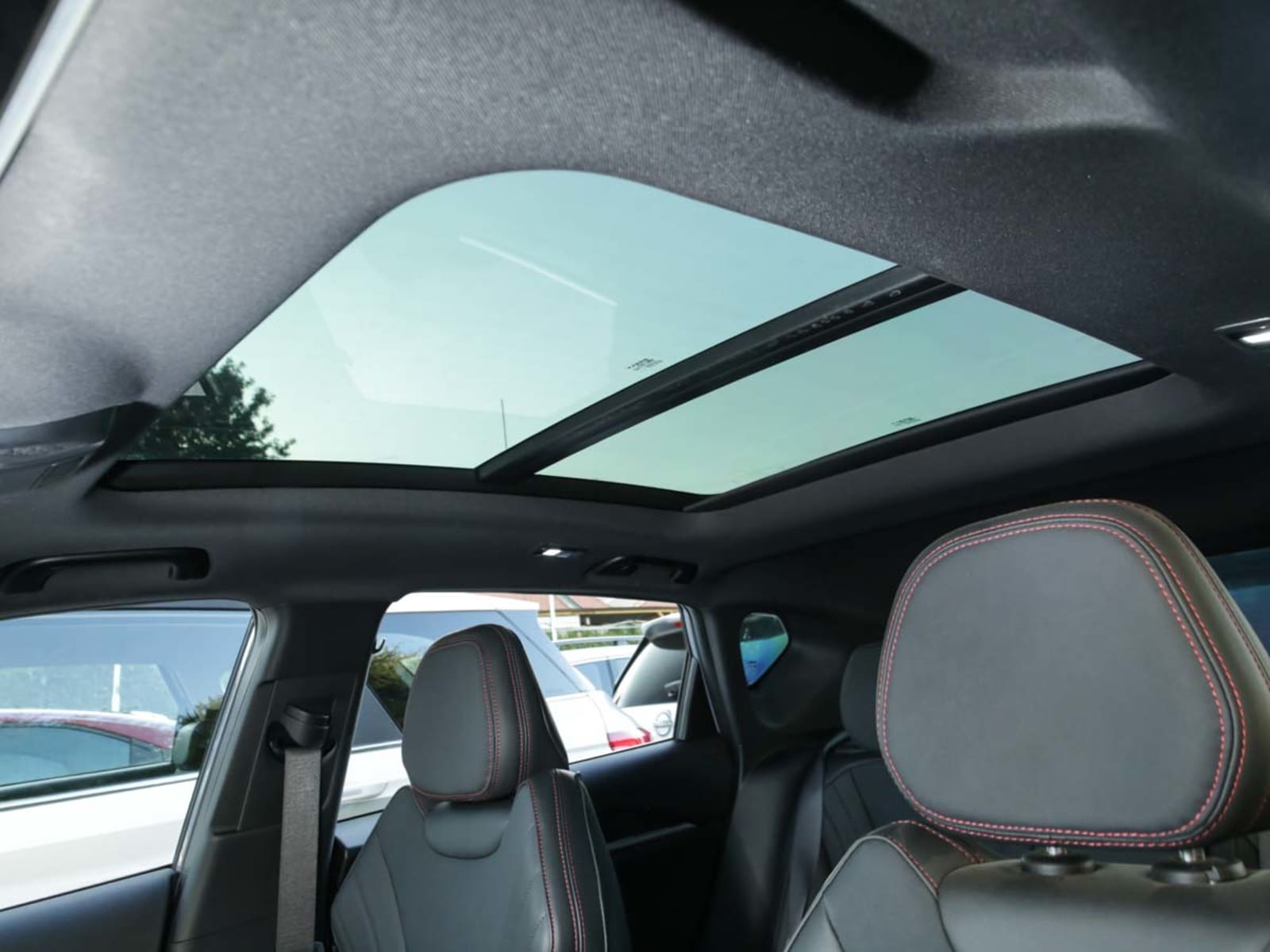 GEELY COOLRAY 1.5T SPORT DCT 2026 - Imagen 14 de 14