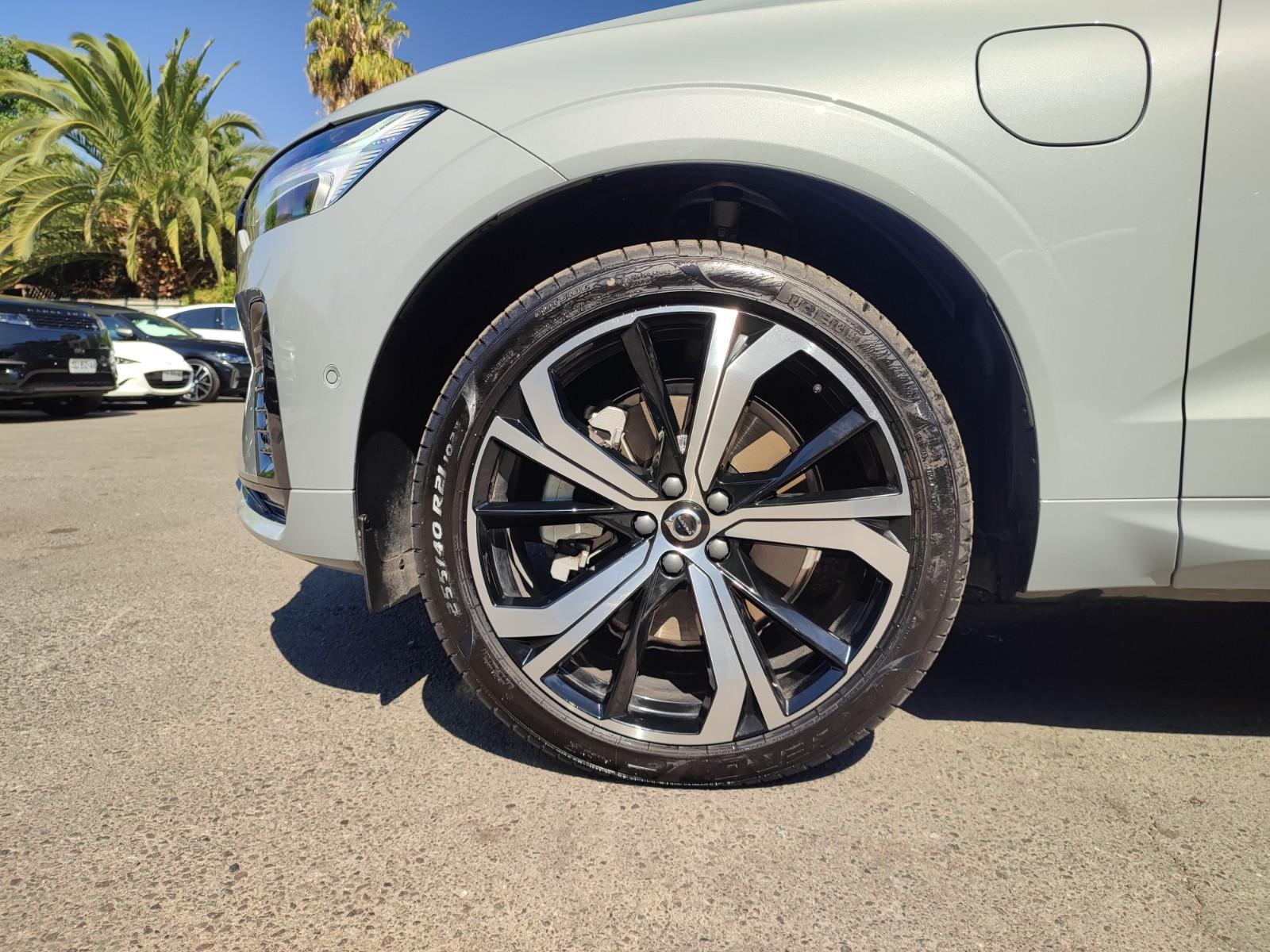 VOLVO XC60 T8 PHEV ULTIMATE DARK EDITION 2.0 2025 - Imagen 5 de 19