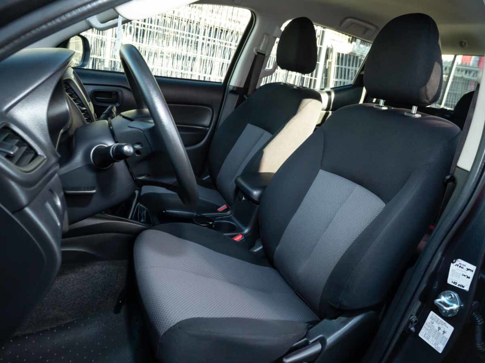 MITSUBISHI NEW L-200 WORK 2.4 CR WF MEC 4X2 TD E5 C/CRUCERO 2023 - Imagen 11 de 14