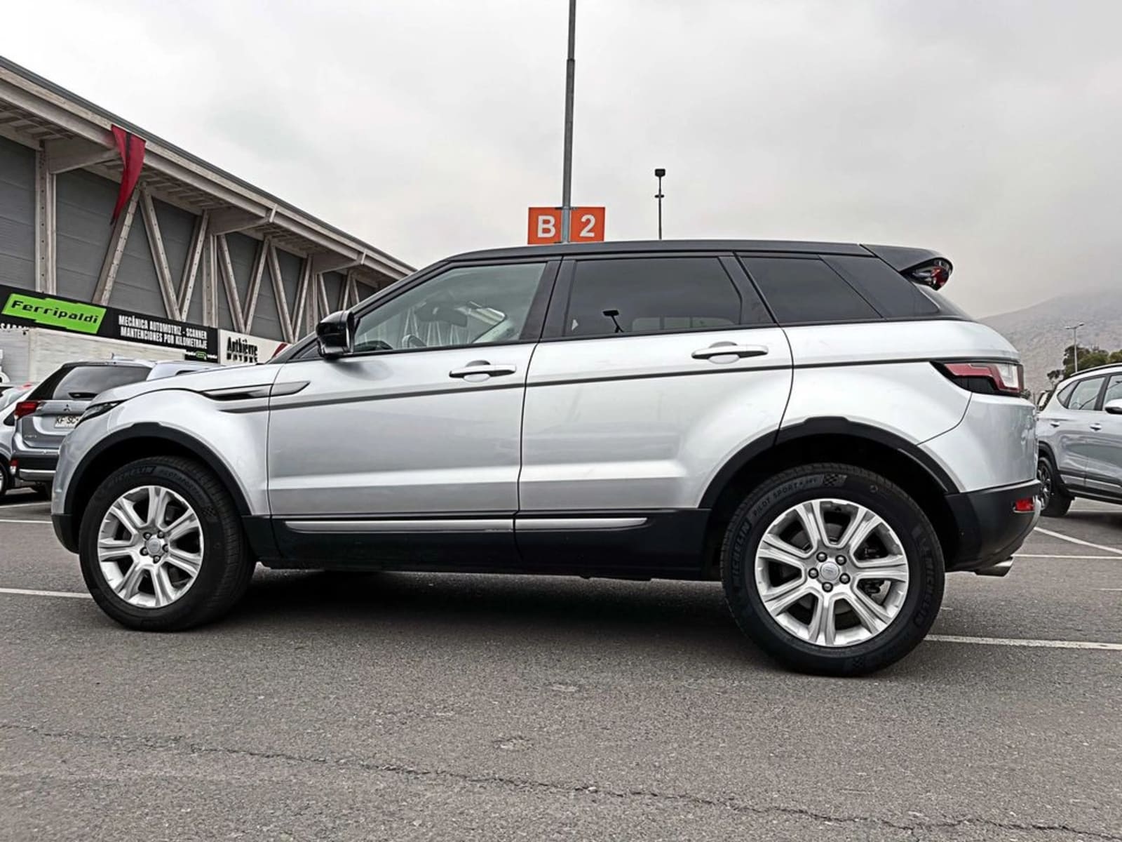 LAND ROVER RANGE ROVER EVOQUE 2.0 AT 4X4 2019 - Imagen 9 de 16