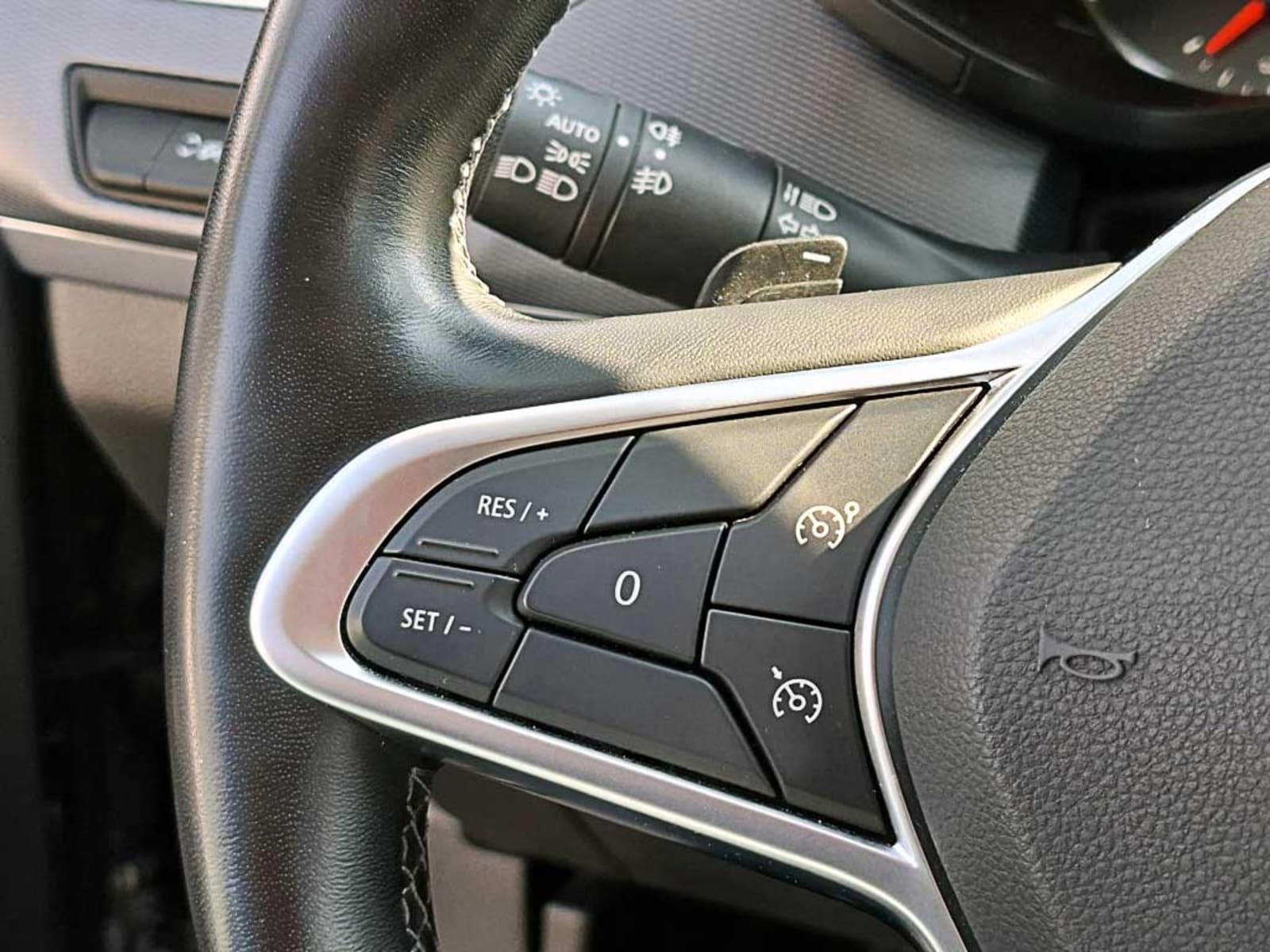 RENAULT ARKANA 1.3 ZEN AT 2024 - Imagen 17 de 20