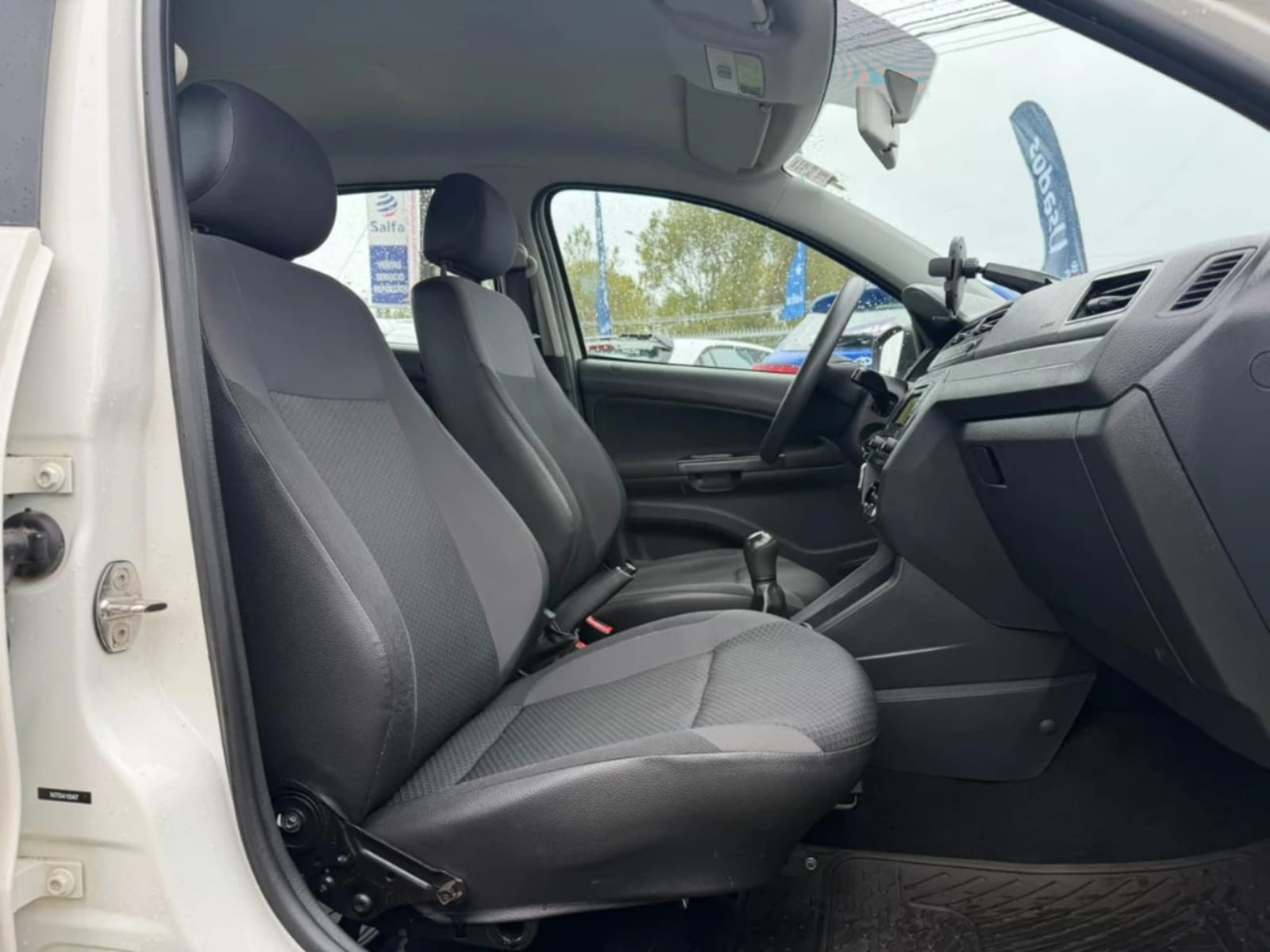 VOLKSWAGEN VOYAGE 1.6 COMFORTLINE 4X2 VOLANTE MULTIFUNCION AC 2AB MT 2021 - Imagen 19 de 20
