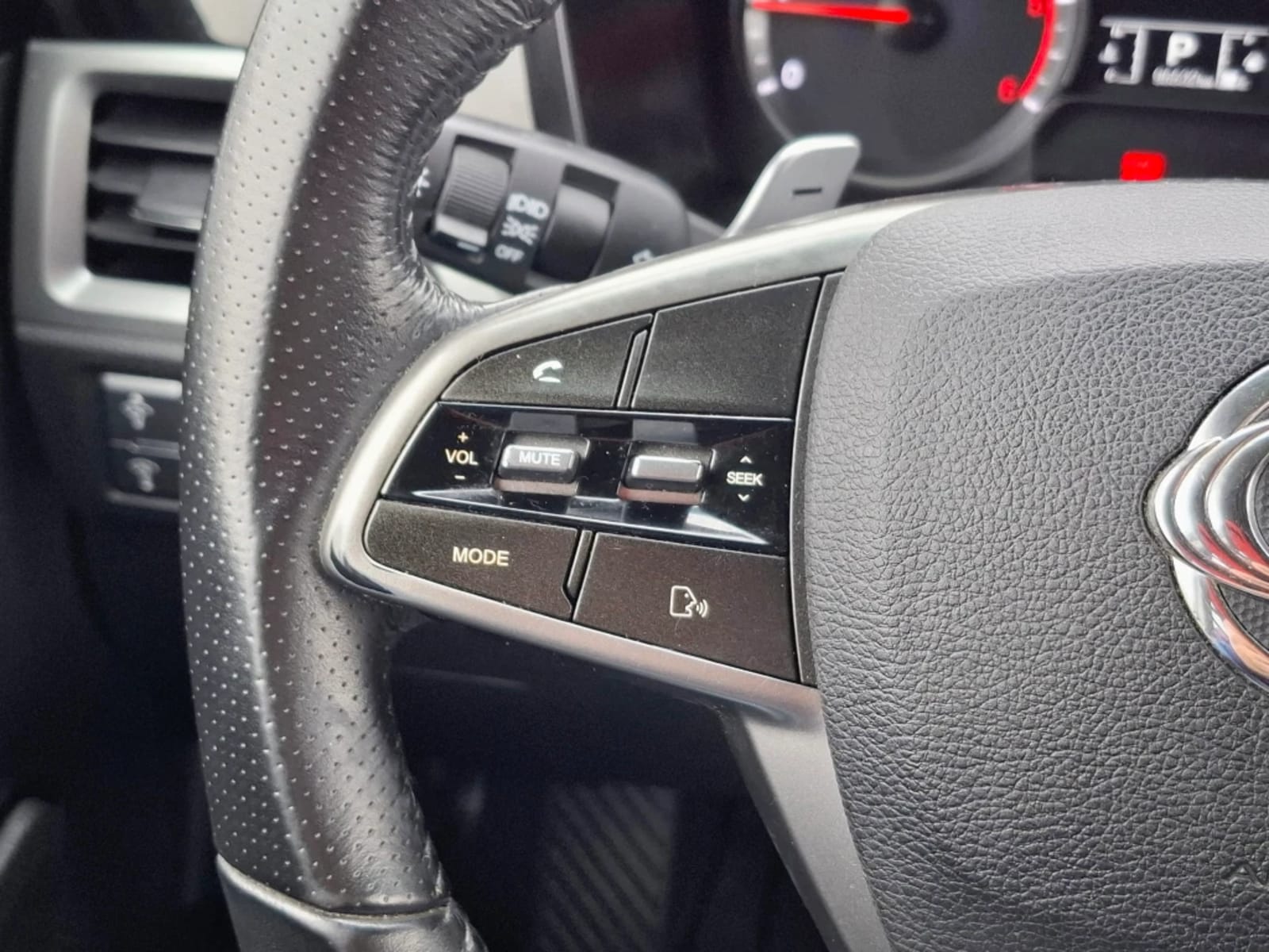 SSANGYONG KORANDO 1.6 GLX CD211 TD DIESEL 4X2 AT 5P 2023 - Imagen 14 de 20