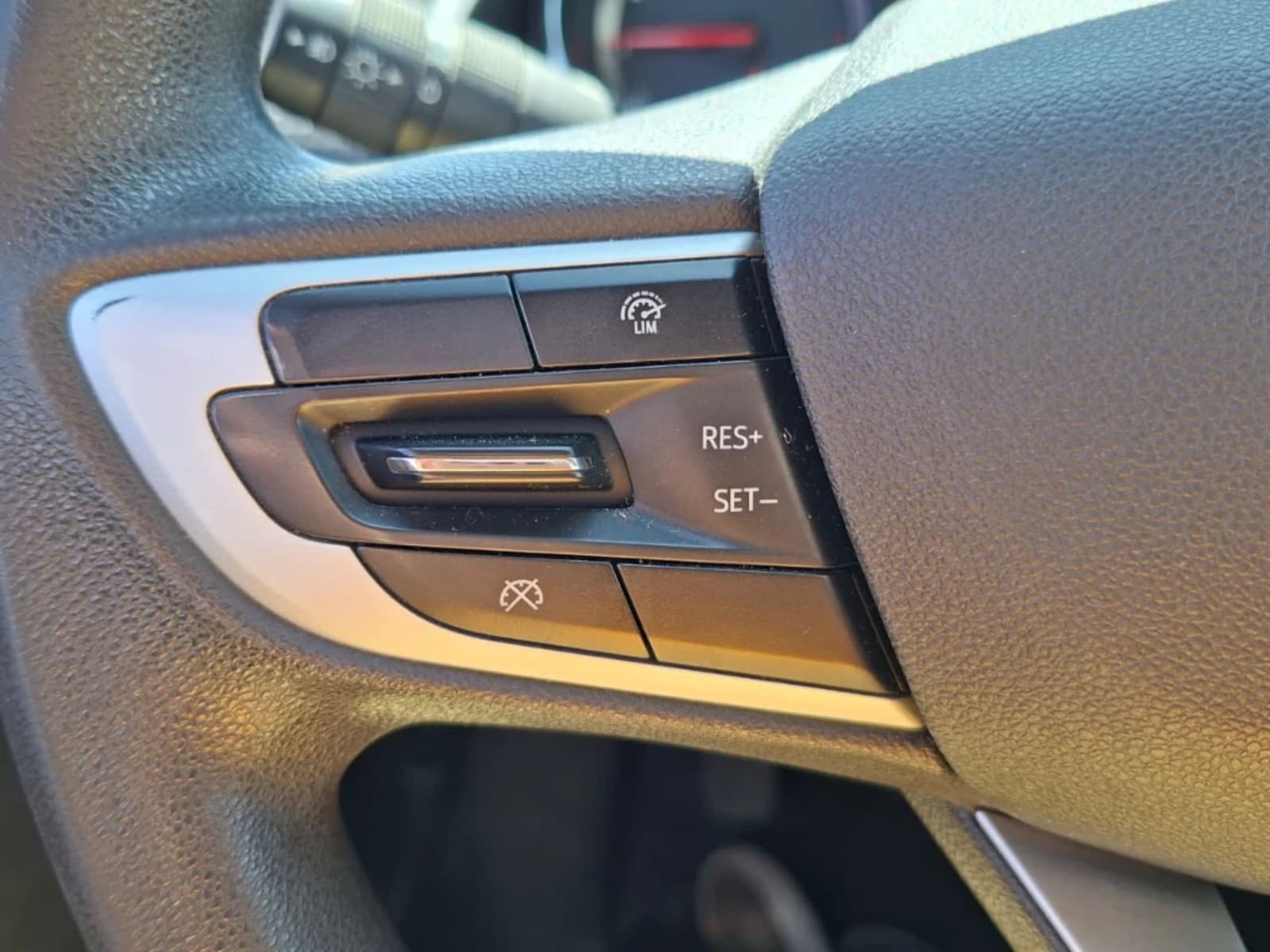 CHEVROLET ONIX 1.0T LT 4X2 SEDAN MT 4P 2021 - Imagen 16 de 20