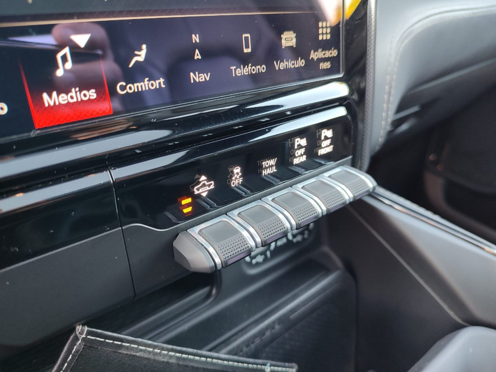 RAM 1500 LIMITED 5.7 CREW CAB 4X4 2022 - Imagen 13 de 16