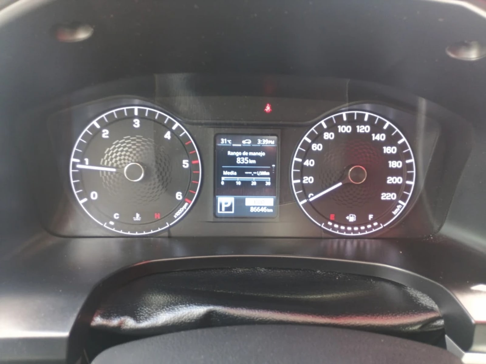 SSANGYONG REXTON 2.2T GLX DIESEL 4X2 6AB 8AT 5P 2023 - Imagen 14 de 17