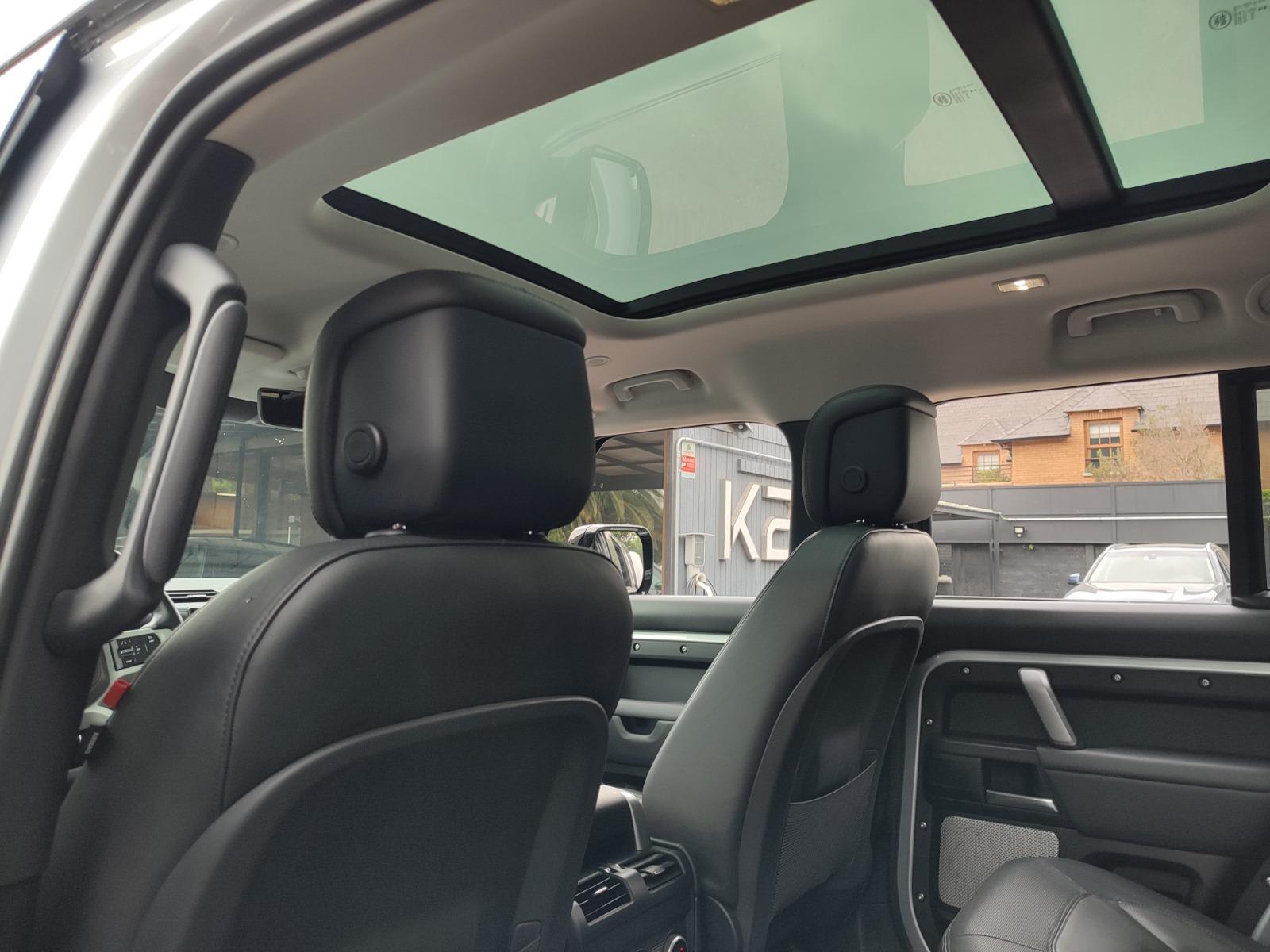 LAND ROVER DEFENDER 130 D300 S 3.0 4X4 2025 - Imagen 16 de 18