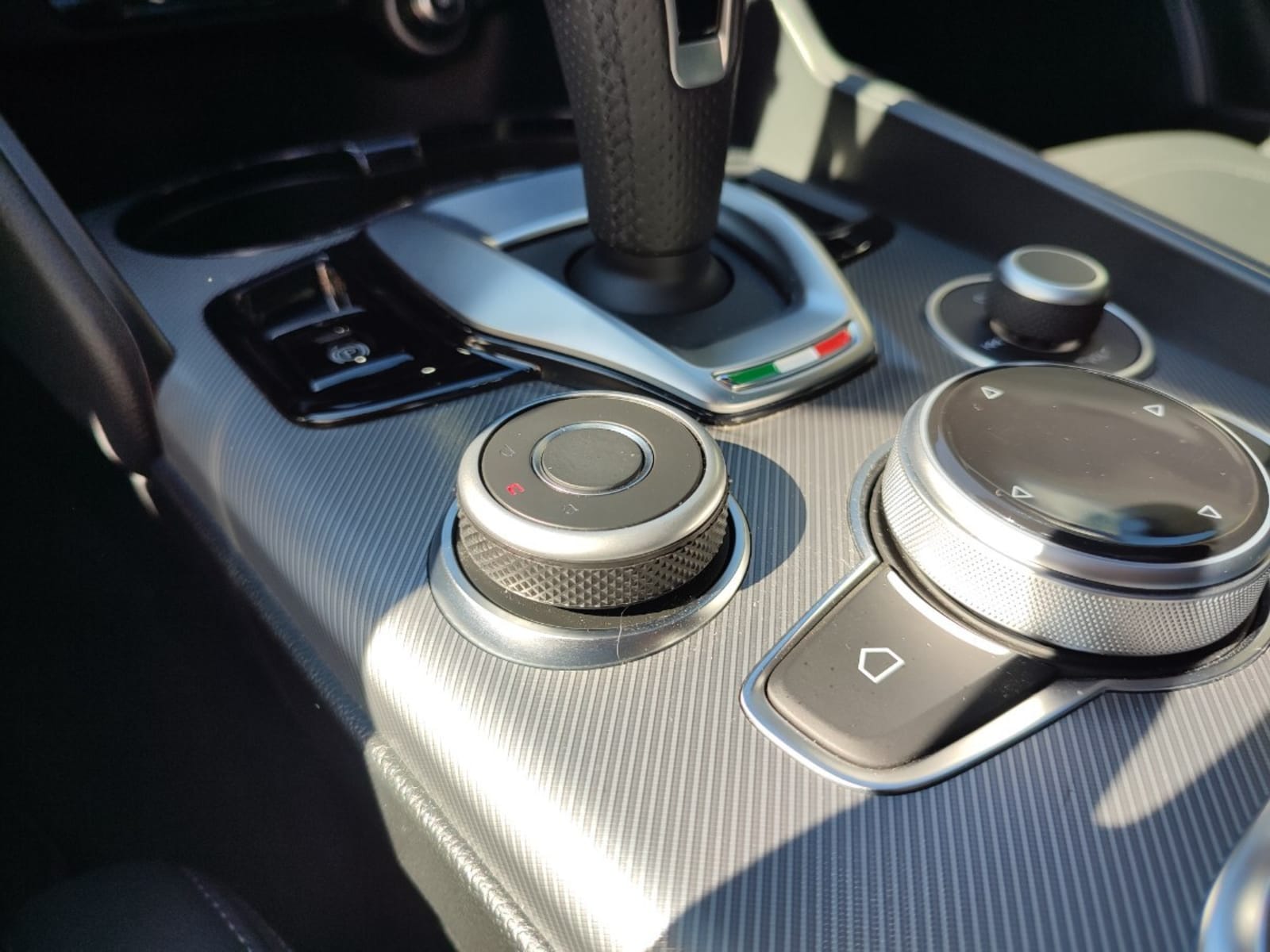 ALFA ROMEO GIULIA VELOCE 2.0 TURBO 280 HP 2025 - Imagen 15 de 19