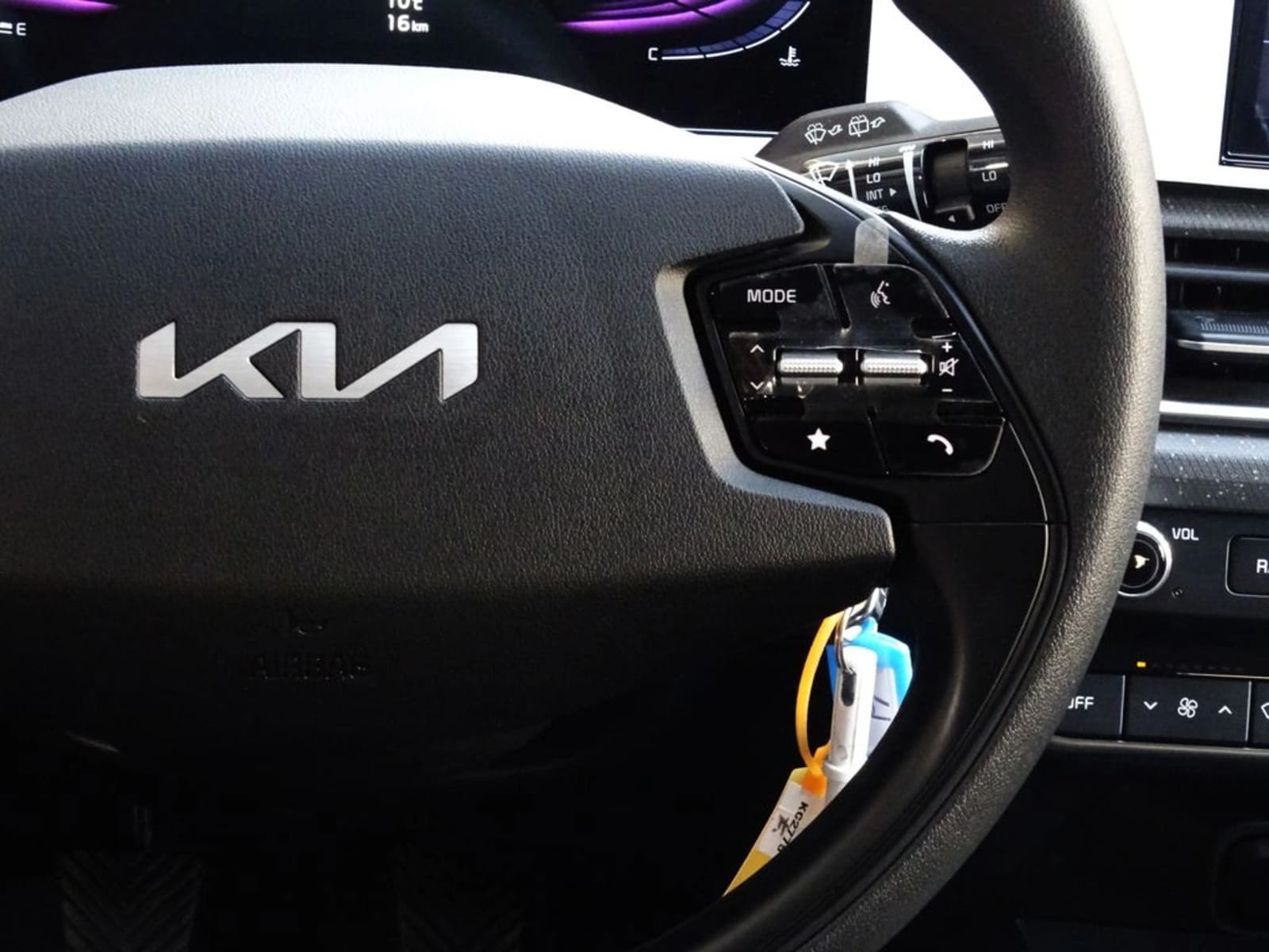 KIA K3 CROSS EX 1.6L 6MT 2025 - Imagen 14 de 20