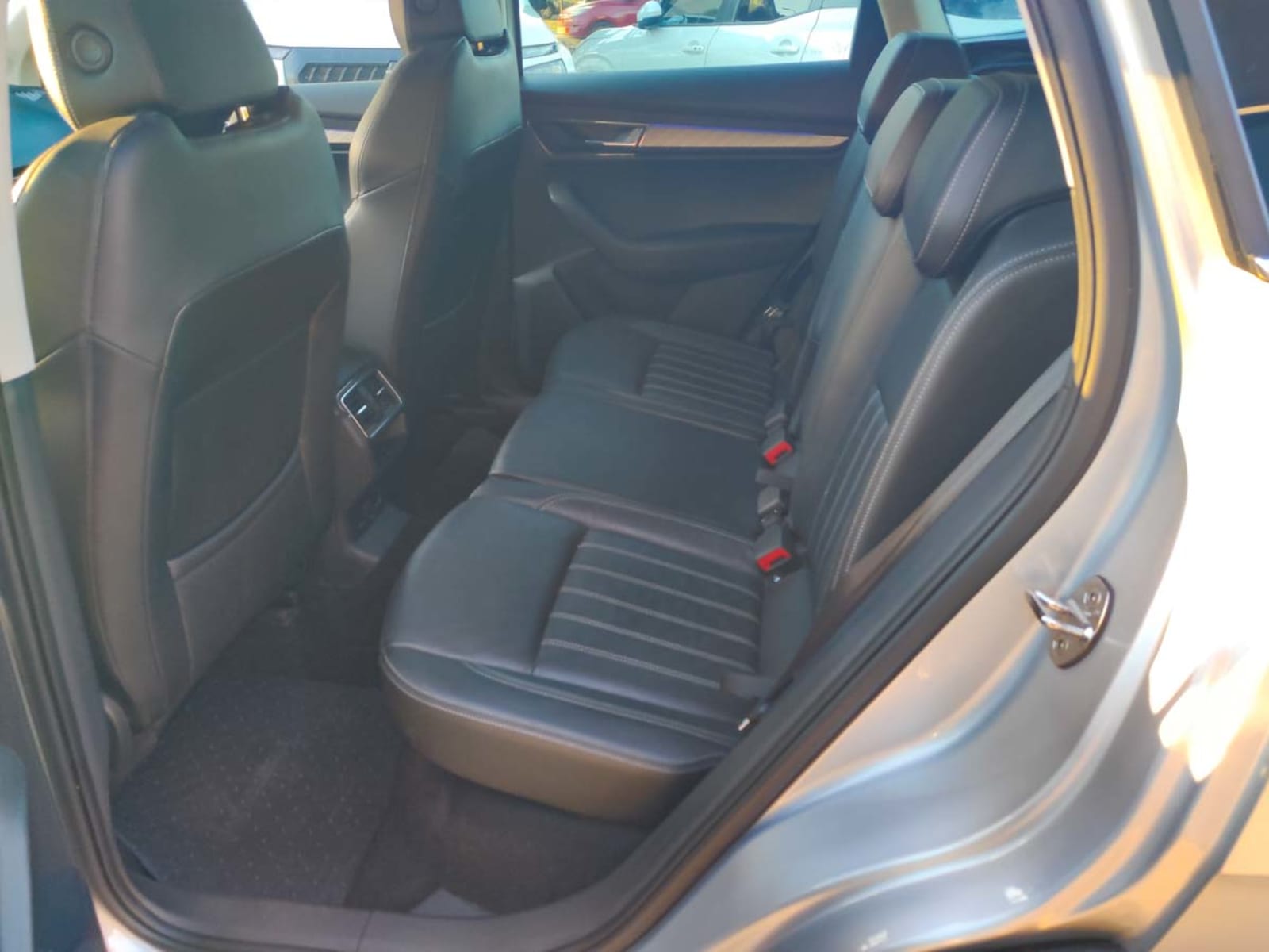 SKODA KAROQ TSI 1.4 AUT 2024 - Imagen 9 de 14