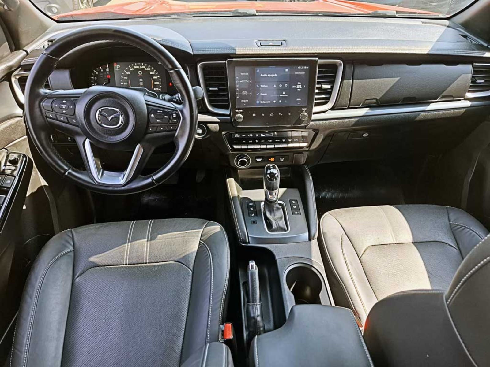 MAZDA BT-50 (IN) 3.0 DC HIGH PLUS AT 4X4 DIESEL 2025 - Imagen 13 de 20