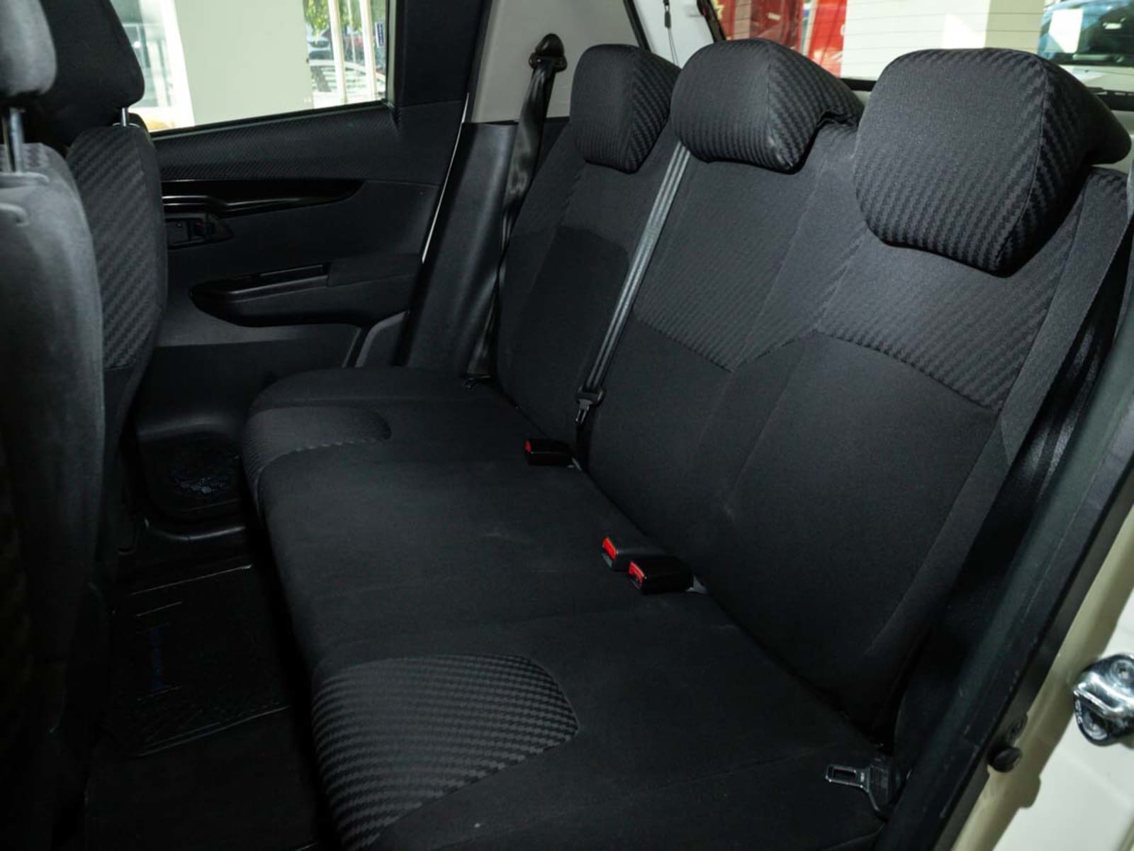 MAHINDRA KUV 100 MT DELUXE 2022 - Imagen 11 de 13