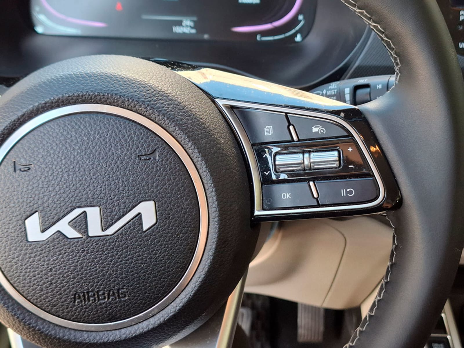 KIA CARENS AAA 2025 - Imagen 12 de 20