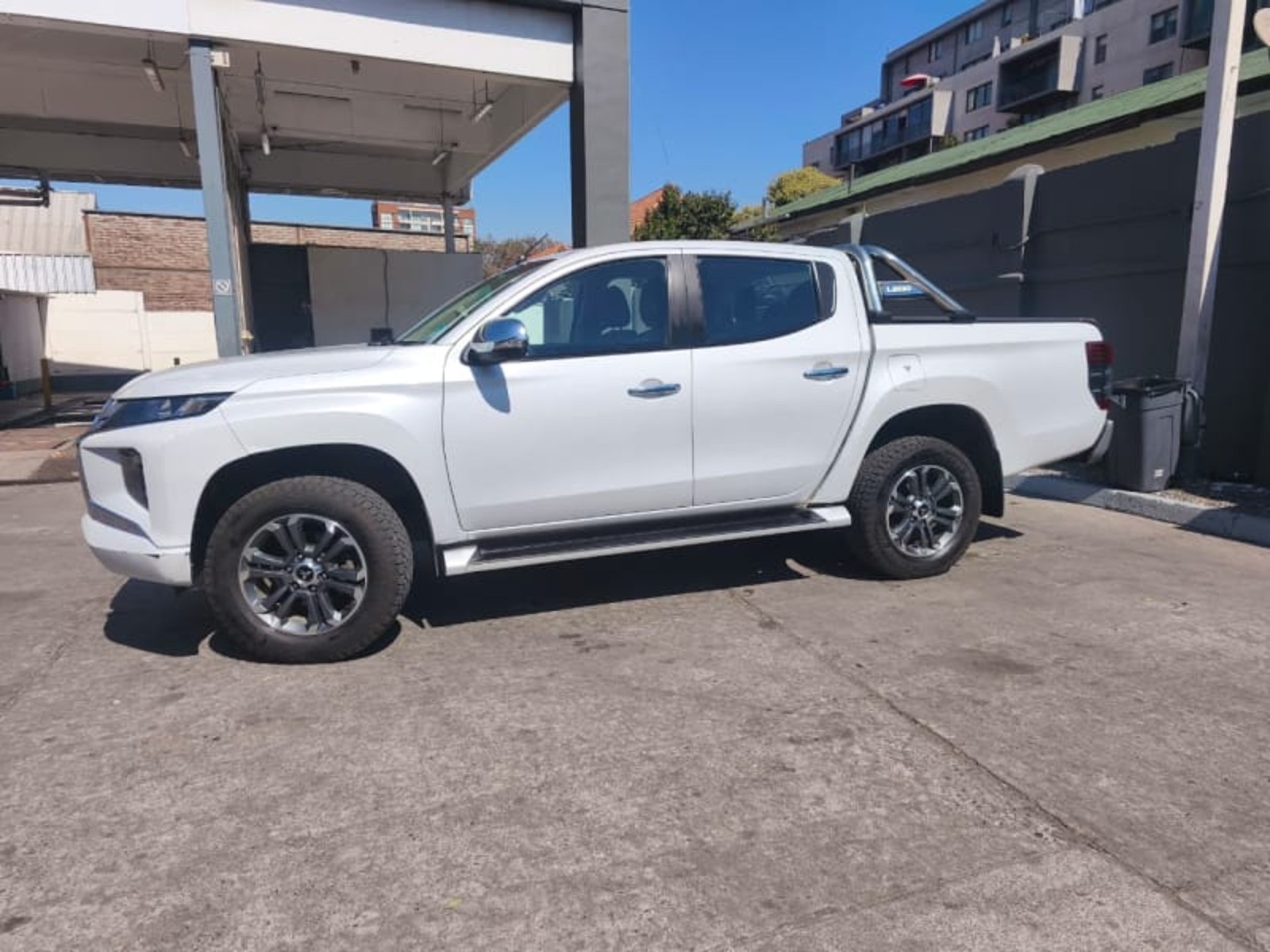 Mitsubishi L-200 2.4 DAKAR CRT MT 4X4 DIESEL 2019 - Foto 4 de 8