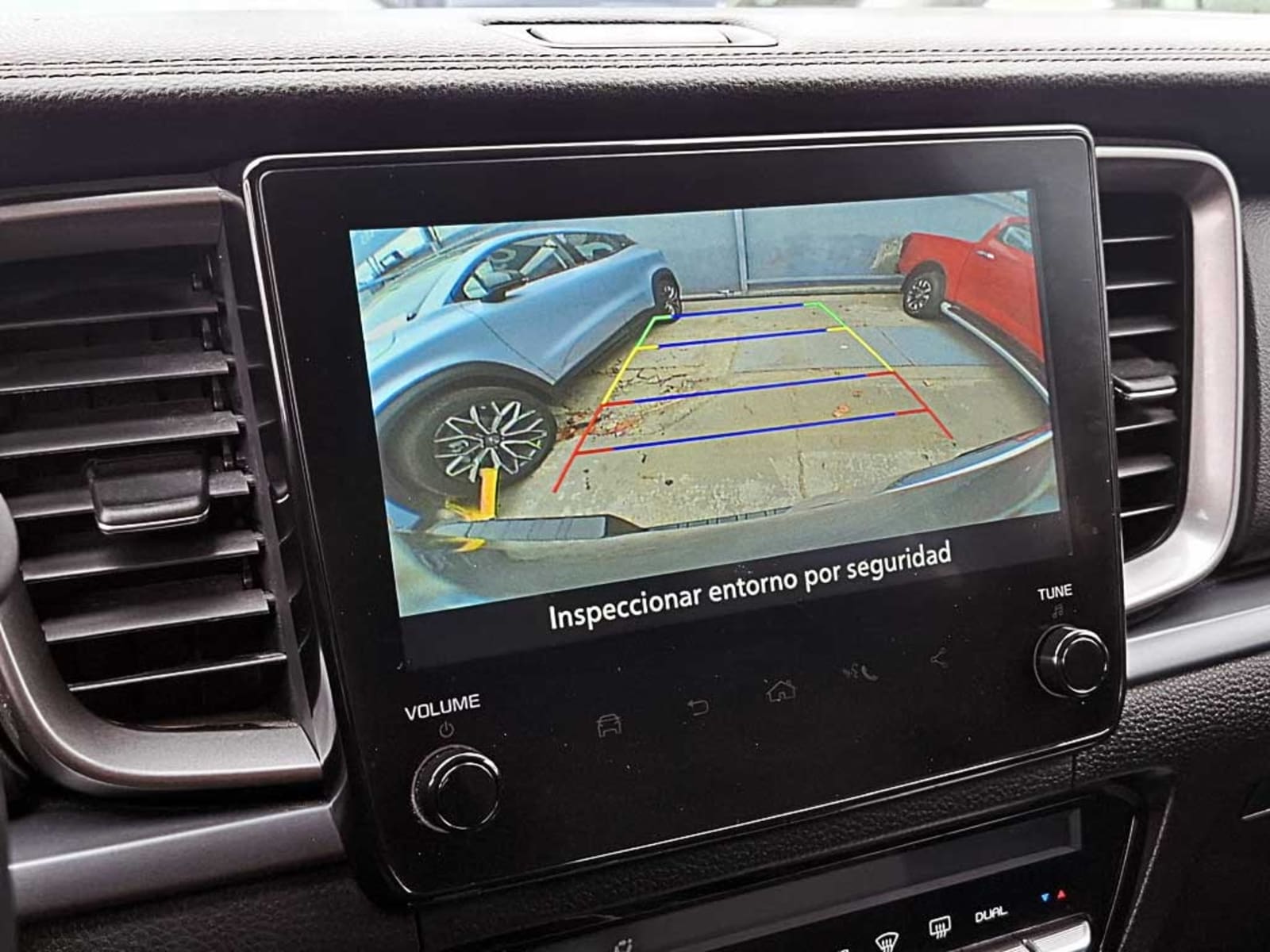 MAZDA BT-50 (IN) 3.0 DC HIGH AT 4X4 DIESEL 2025 - Imagen 13 de 17