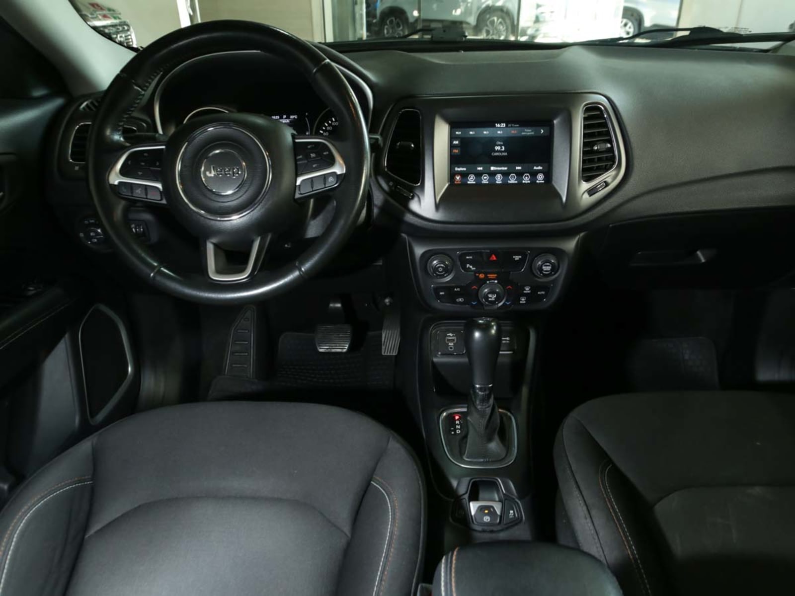 JEEP COMPASS 2.4 AUT 2021 - Imagen 12 de 13