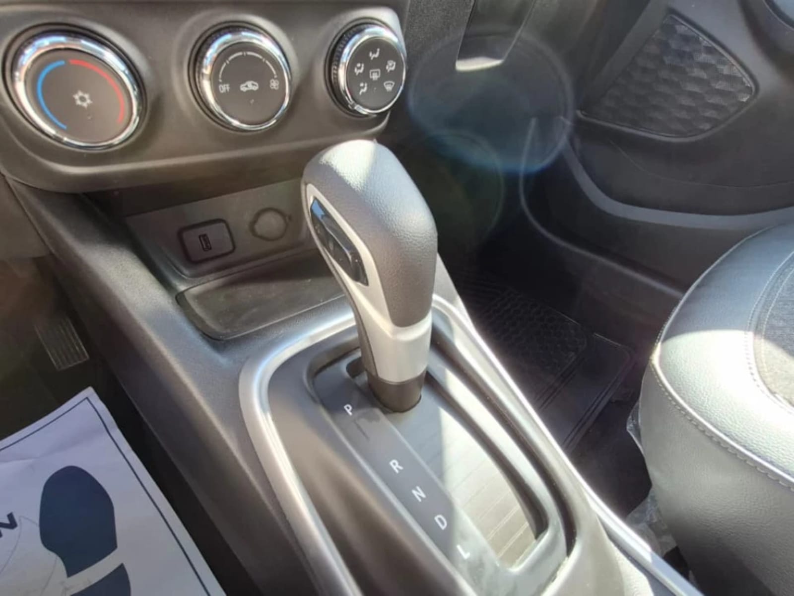 CHEVROLET TRACKER 1.2T LTZ R 4X2 AT 5P 2025 - Imagen 12 de 17