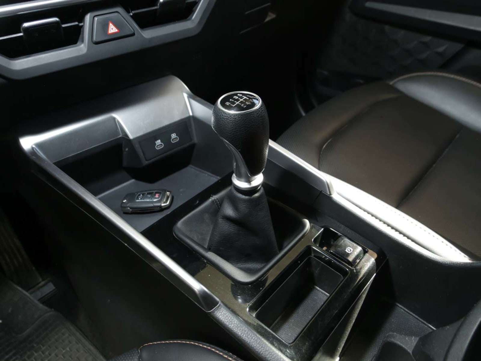 SSANGYONG TORRES GLX 1.5T 2WD 6MT 2025 - Imagen 9 de 13