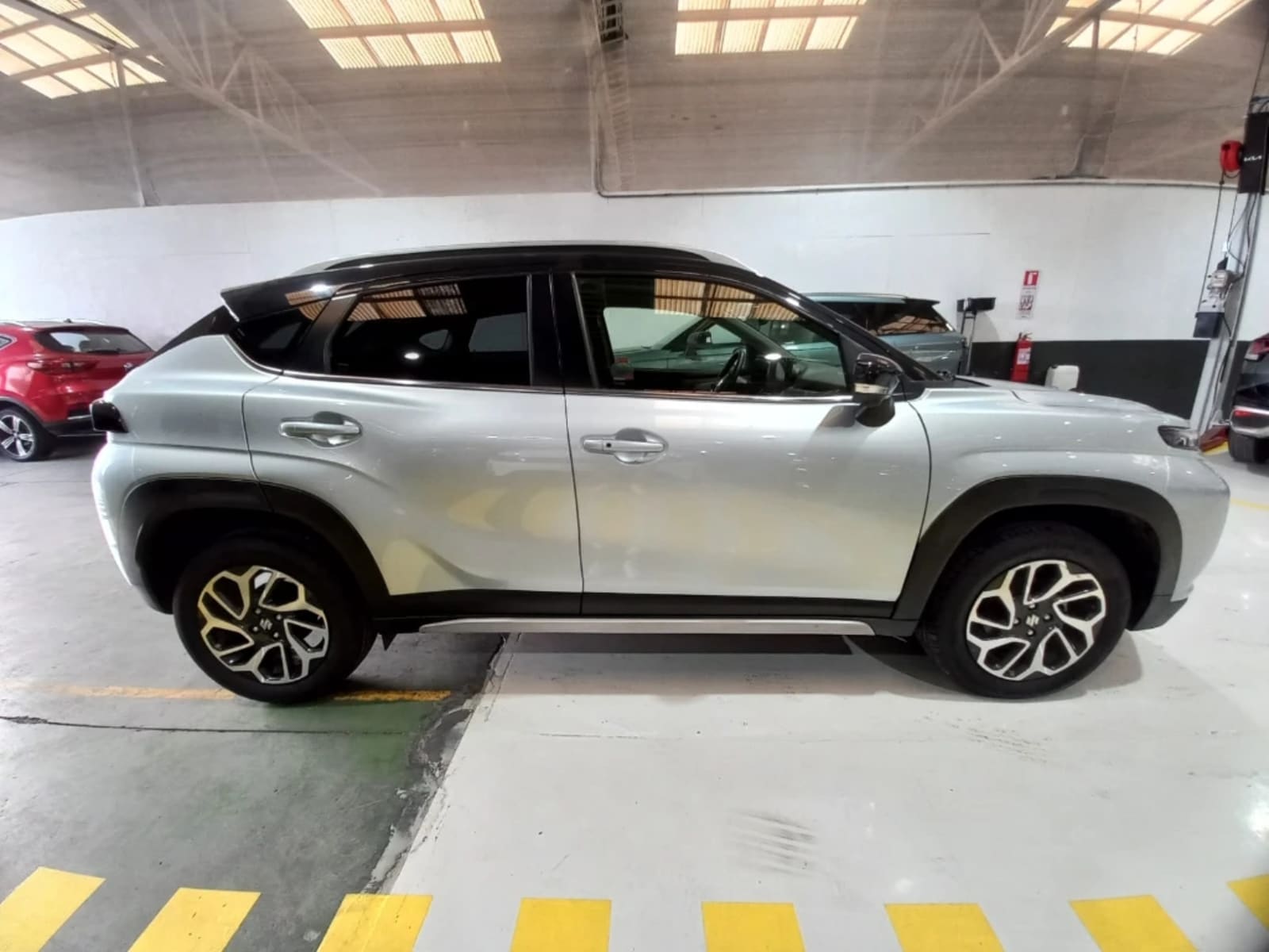 SUZUKI FRONX 1.5 GLX HYBRID 4X2 MT 5P 2025 - Imagen 4 de 20