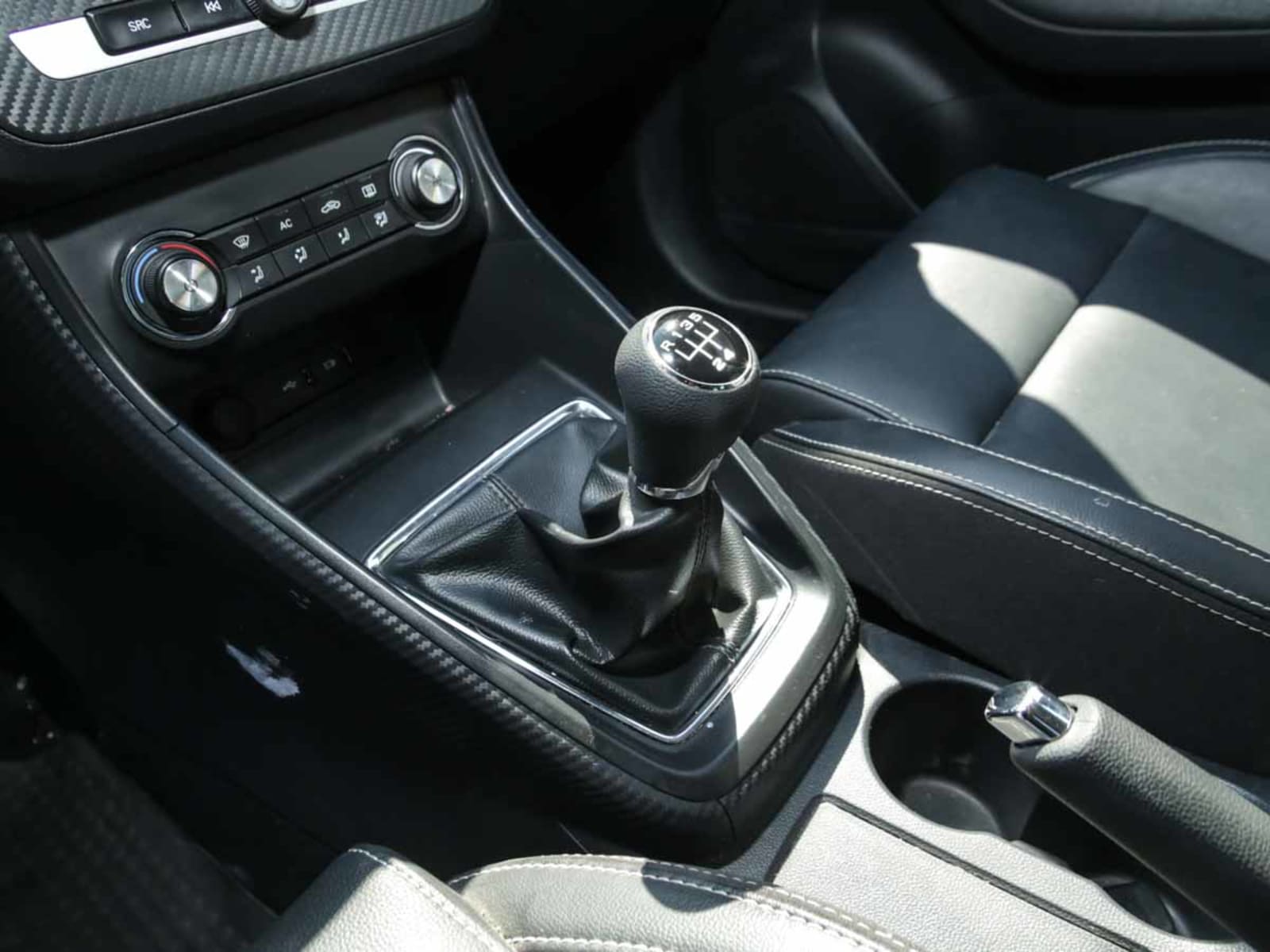MG MG ZS 1.5 MT COM 2023 - Imagen 9 de 13