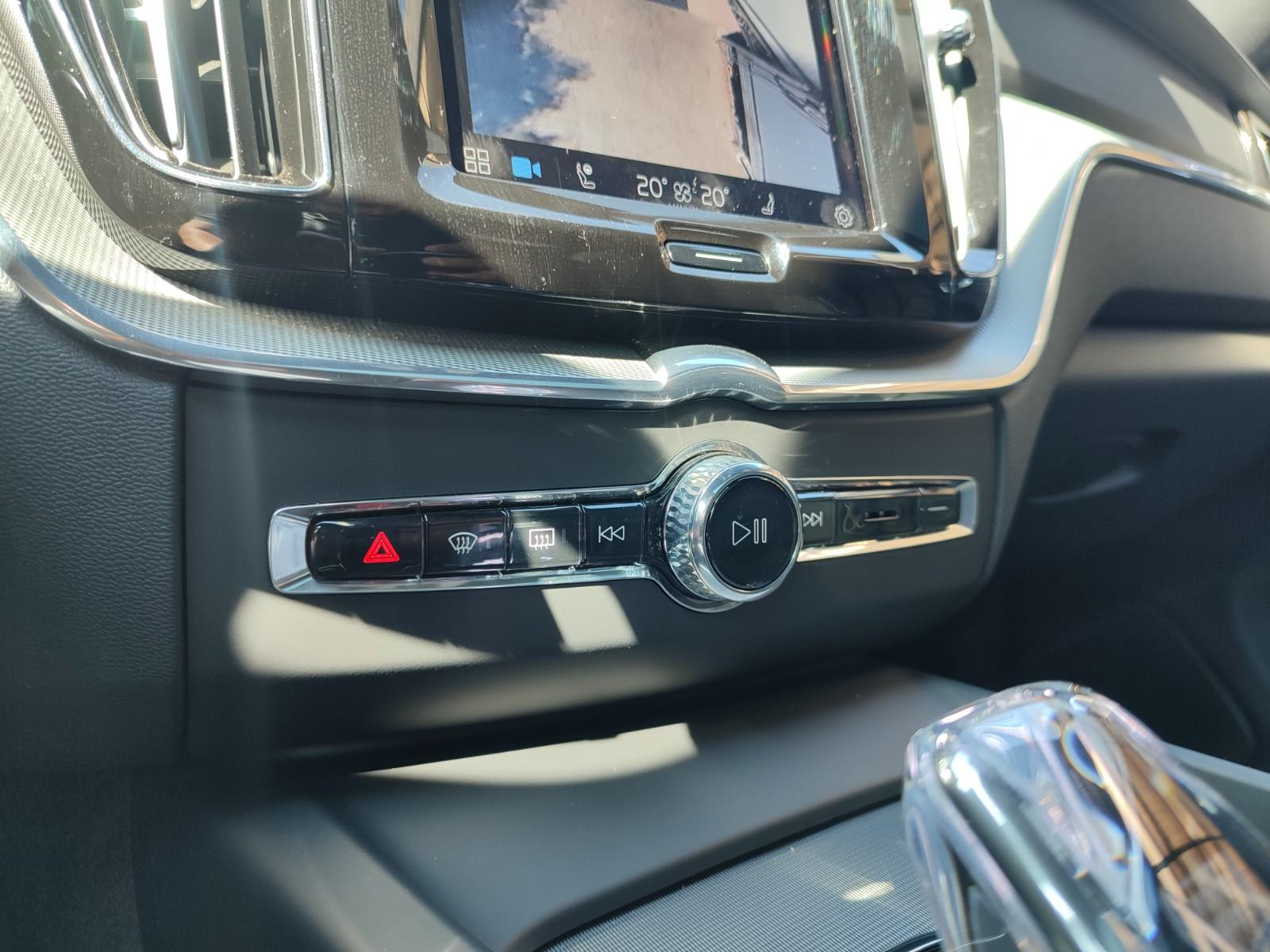 VOLVO XC60 T8 PHEV ULTIMATE DARK EDITION 2.0 2025 - Imagen 15 de 19