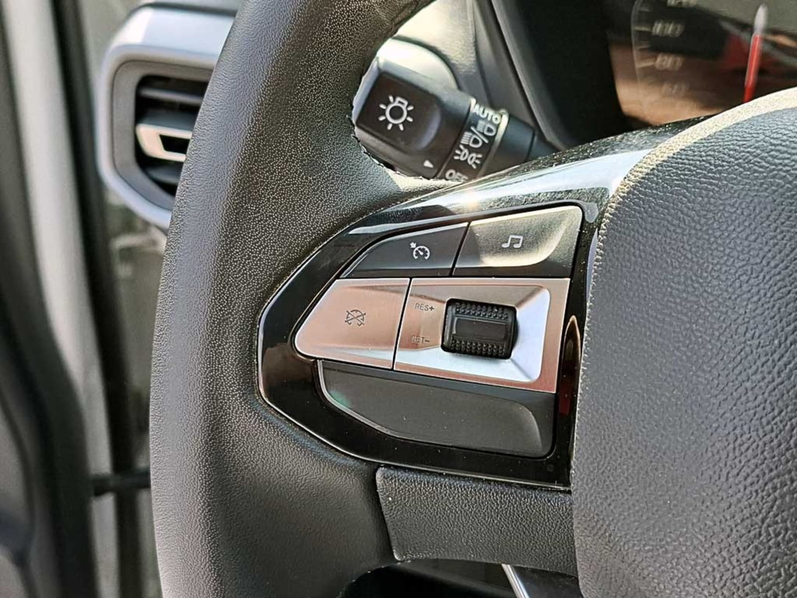 CHANGAN HUNTER (IN) 2.0 ELITE SPORT MT 4X4 DIESEL 2023 - Imagen 15 de 20