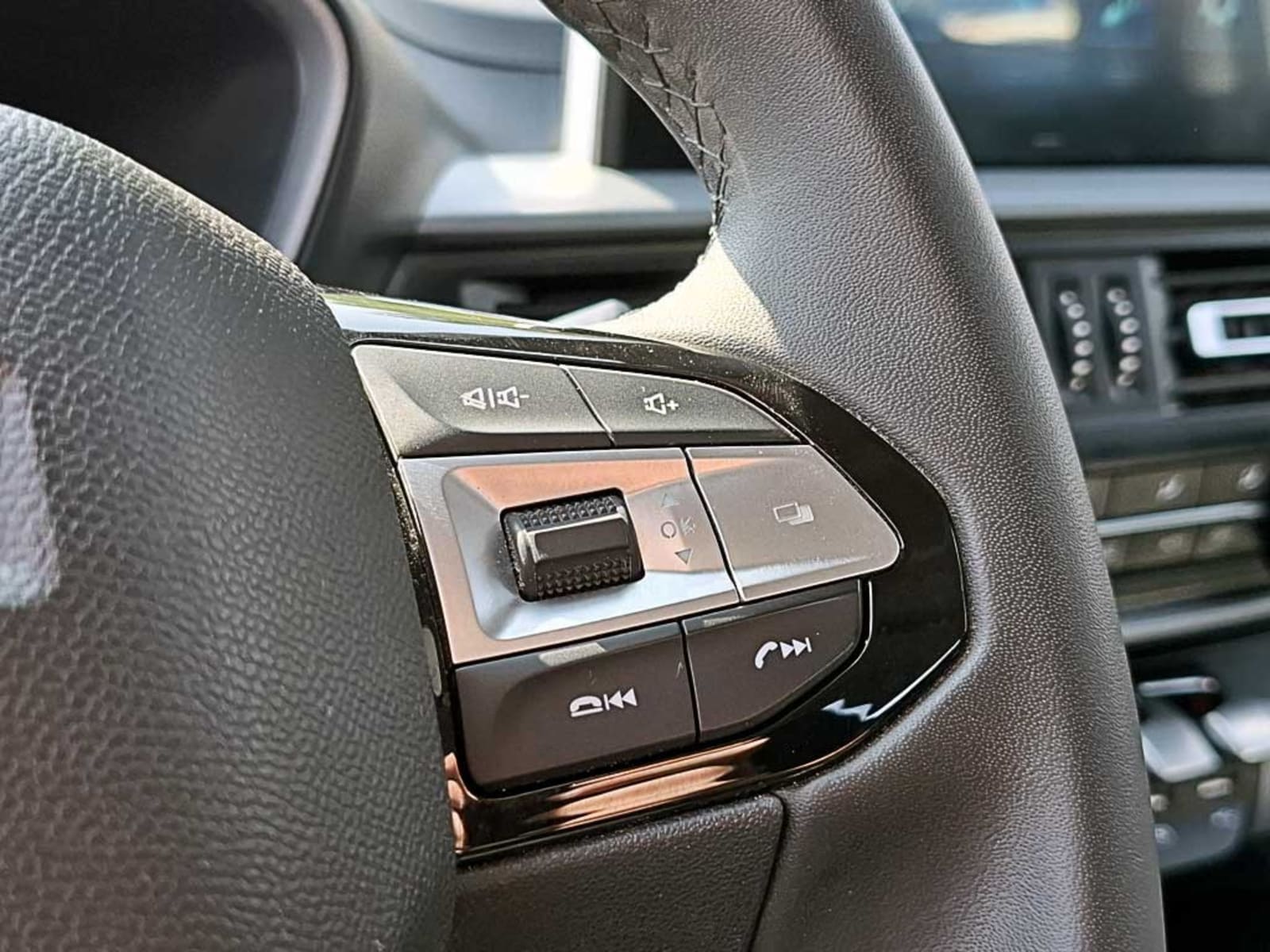 CHANGAN HUNTER (IN) 2.0 ELITE SPORT MT 4X4 DIESEL 2023 - Imagen 16 de 20