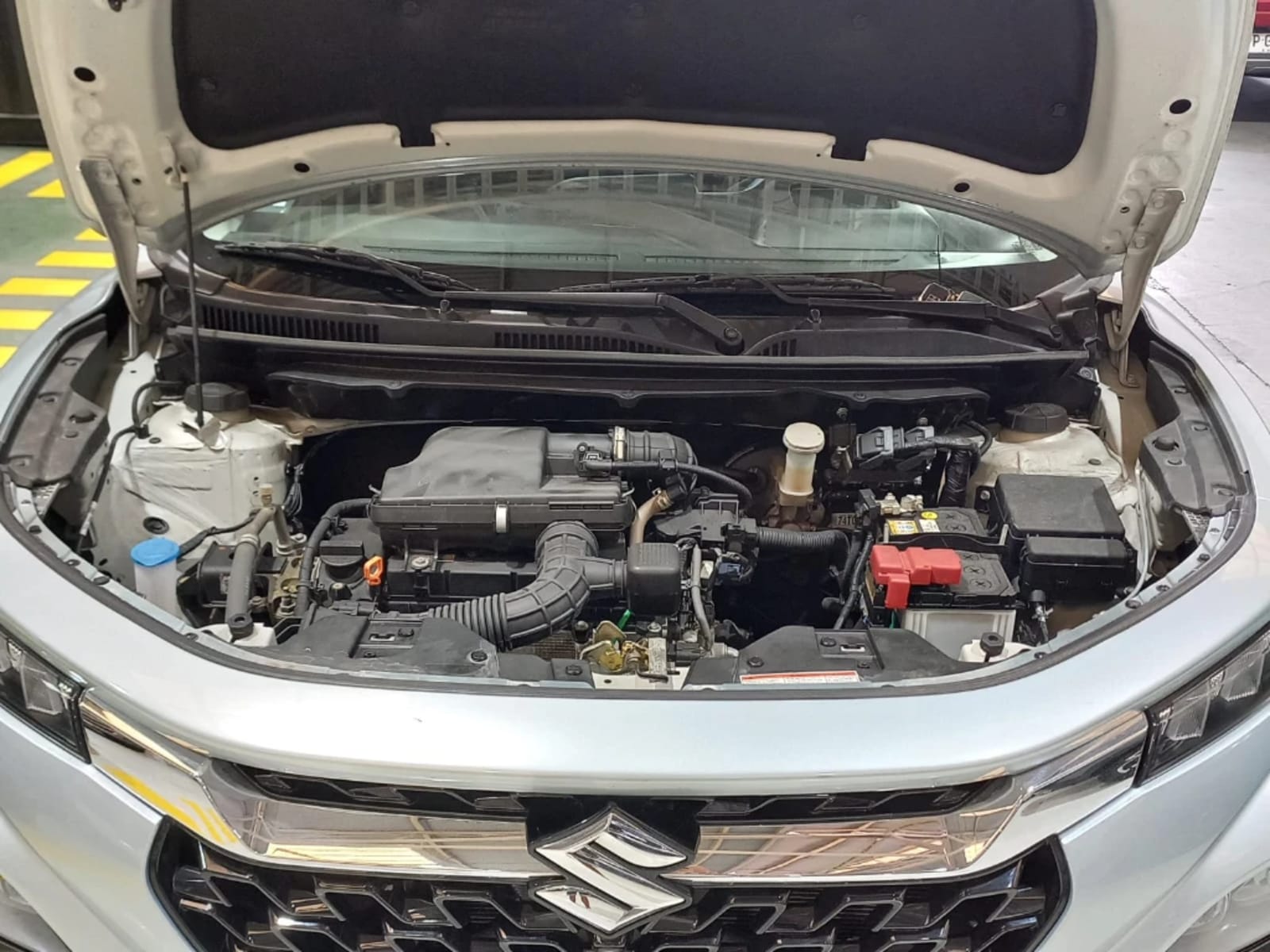 SUZUKI FRONX 1.5 GLX HYBRID 4X2 MT 5P 2025 - Imagen 11 de 20
