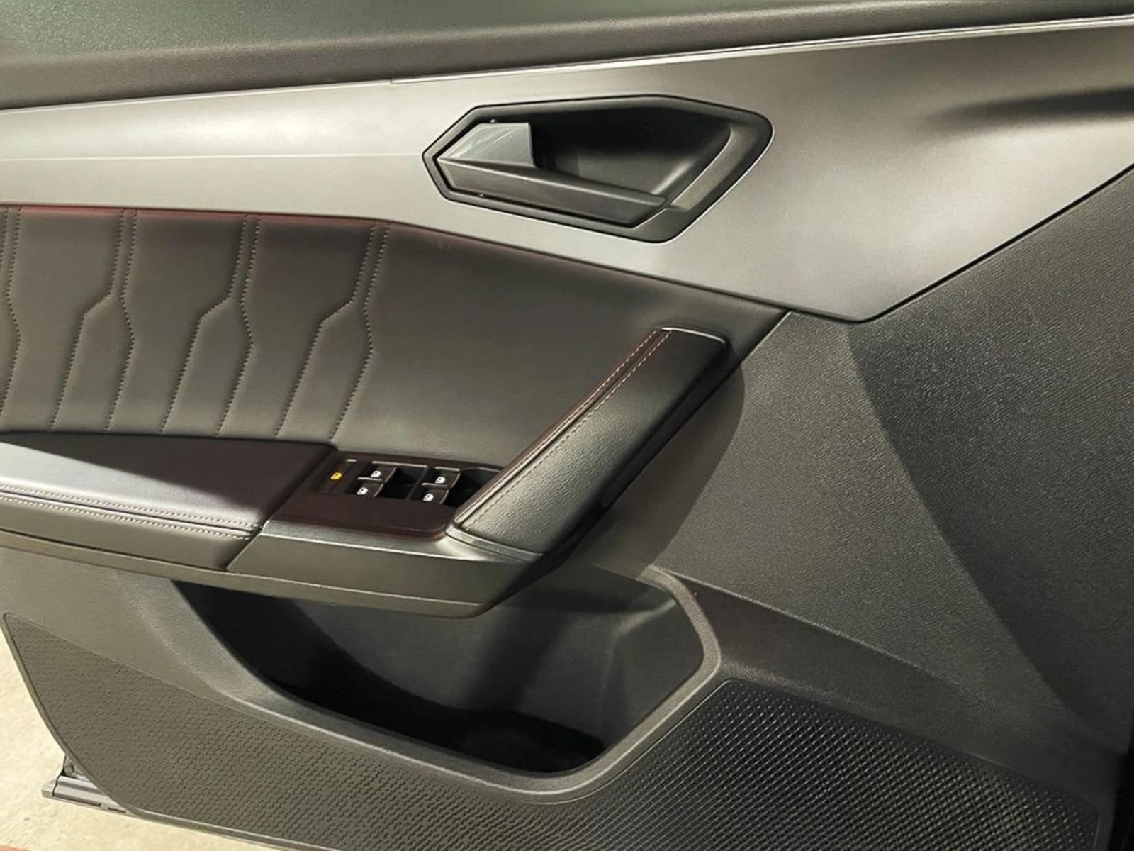 CUPRA FORMENTOR 2.0 TSI 4X2 AT 5P 2023 - Imagen 11 de 11